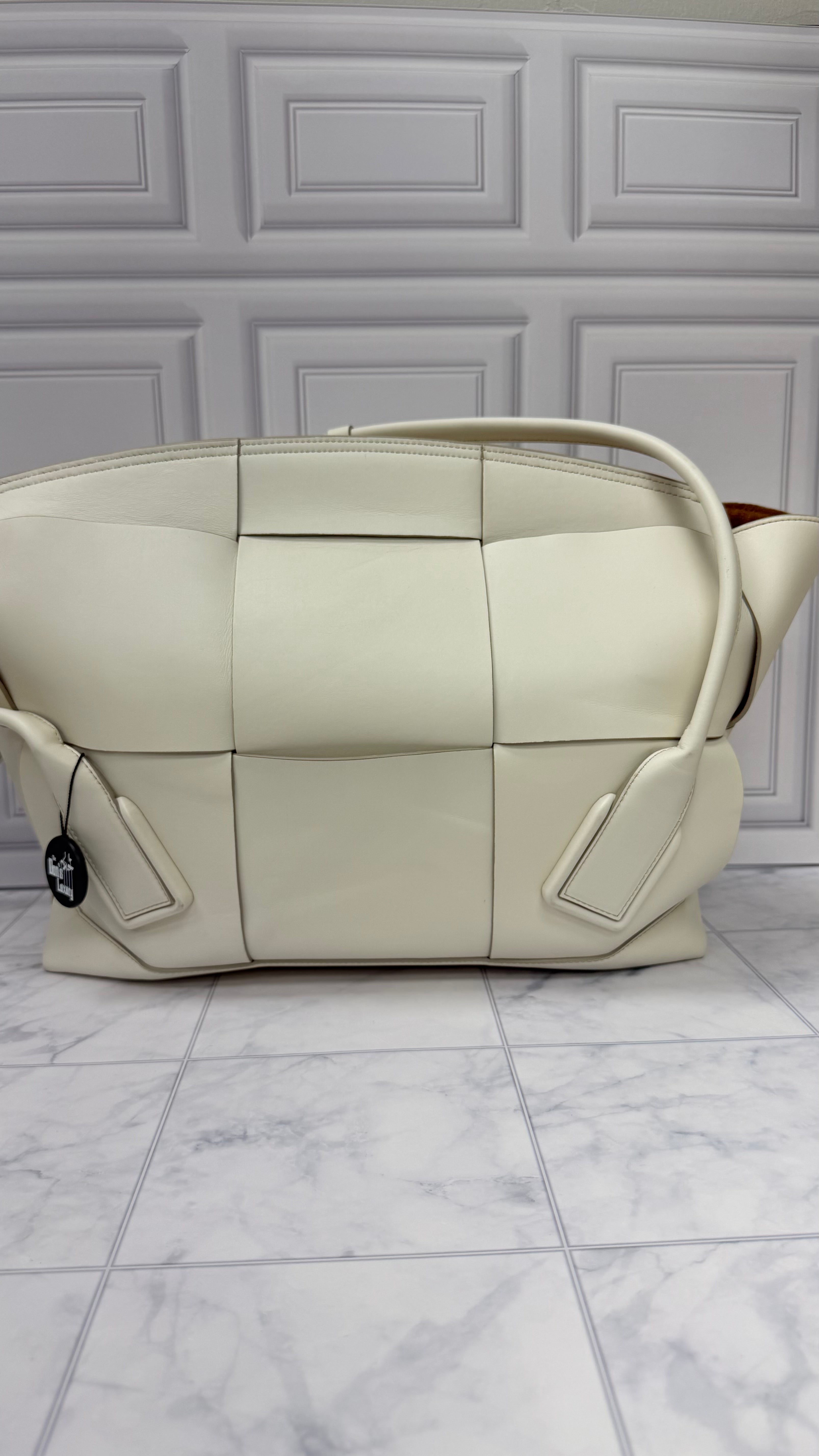*DONS DROP* Bottega Veneta White Leather Maxi Intrecciato Arco Tote Bag