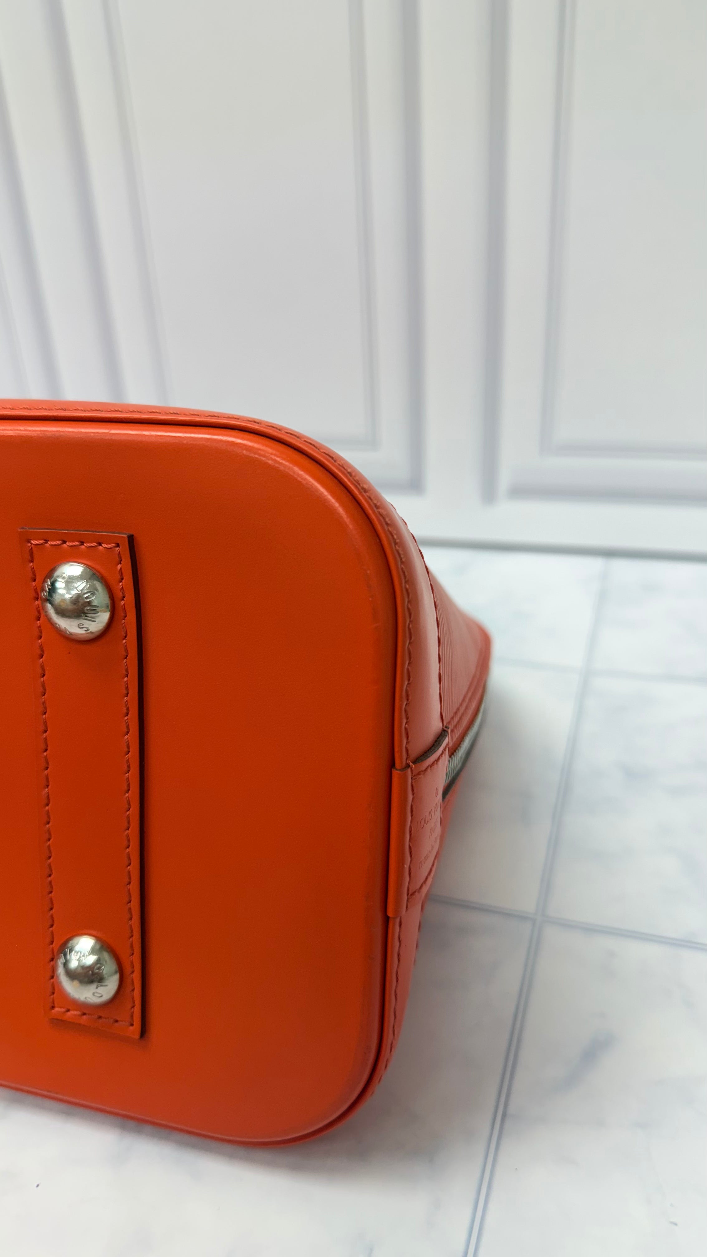 *DONS DROP* Louis Vuitton Orange Epi Leather Alma PM Satchel