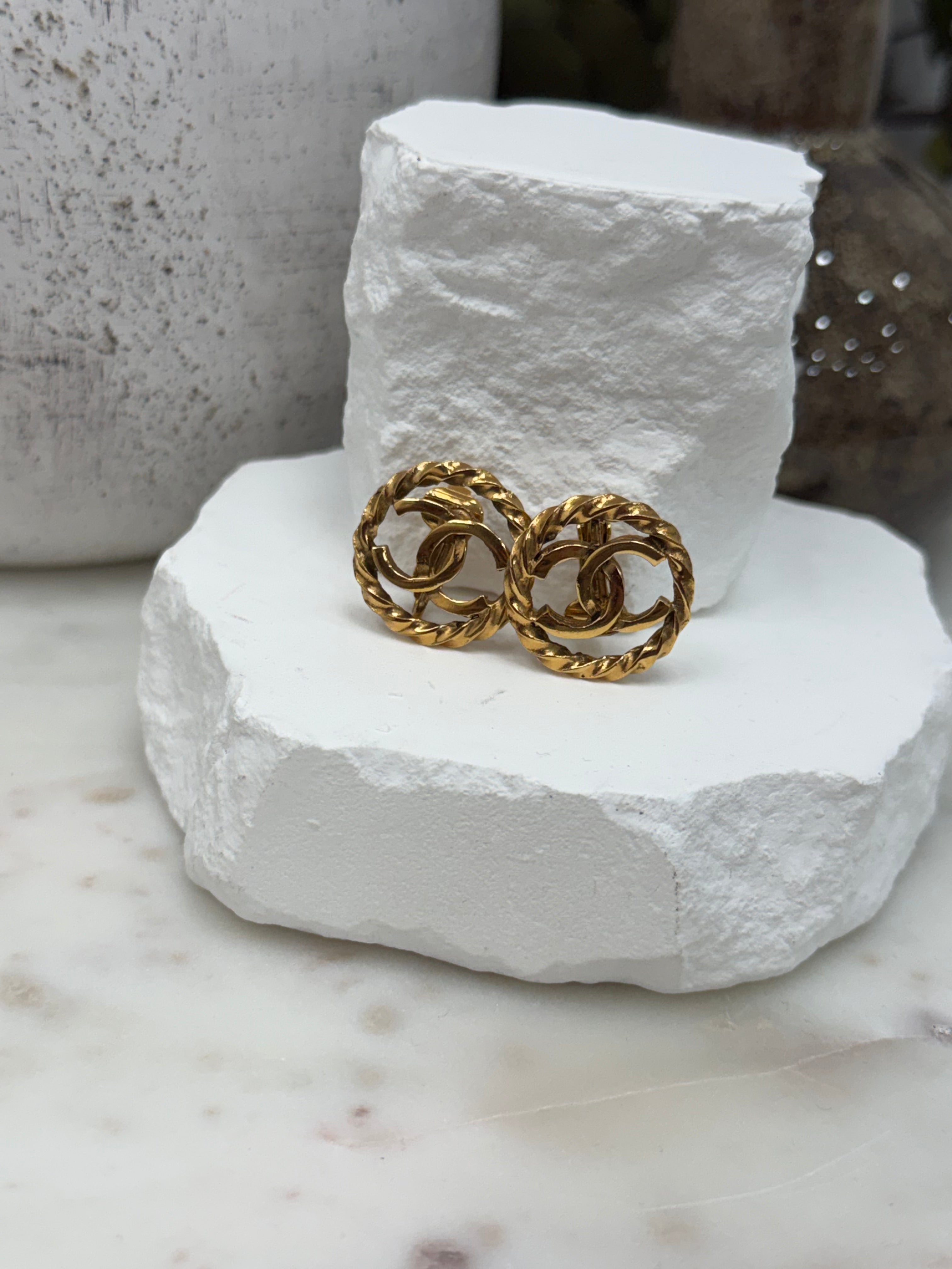 Chanel Vintage CC Gold Tone Rope Clipon Earrings