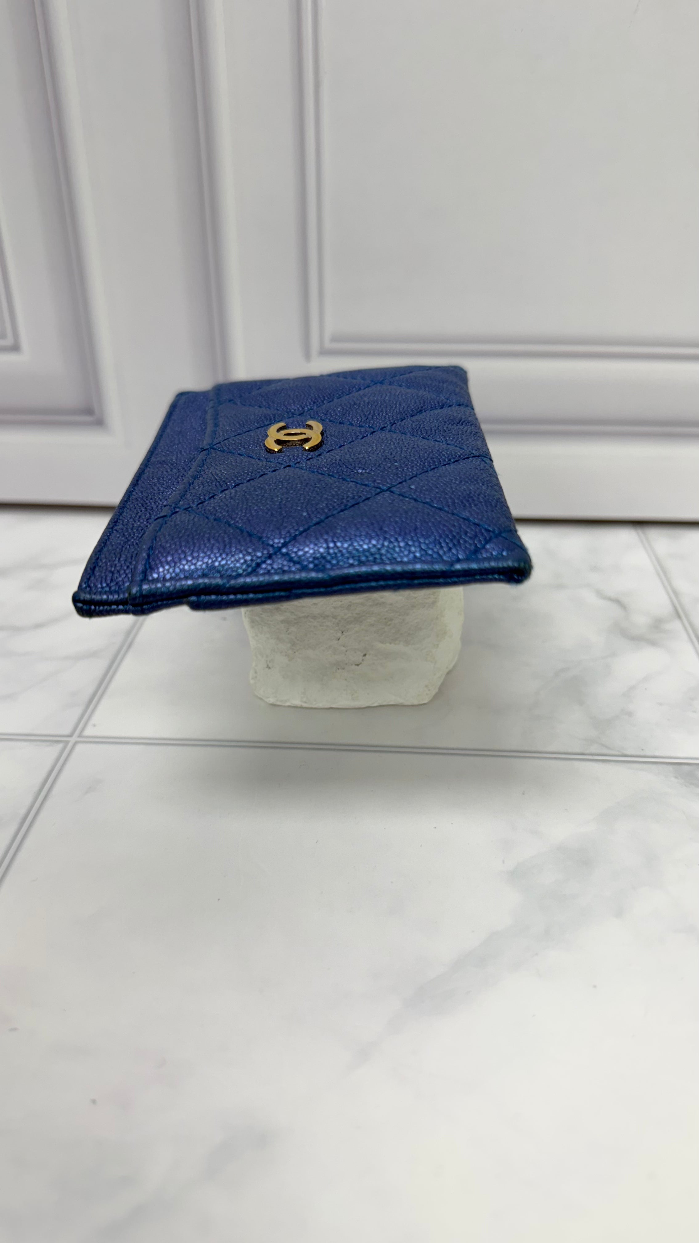 Chanel Blue iridescent Quilted Caviar Leather Card Holder