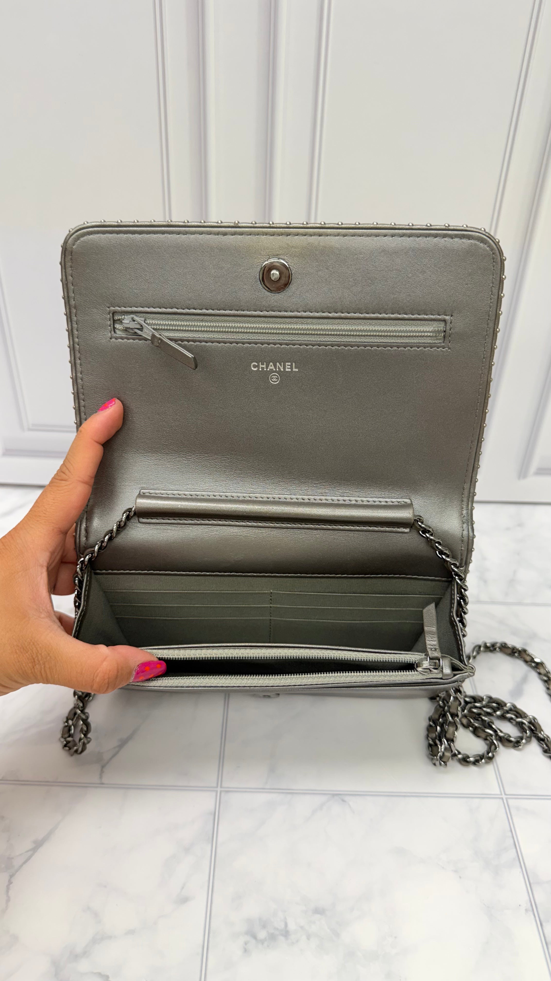 Chanel Silver Metallic Leather Wallet On A Chain