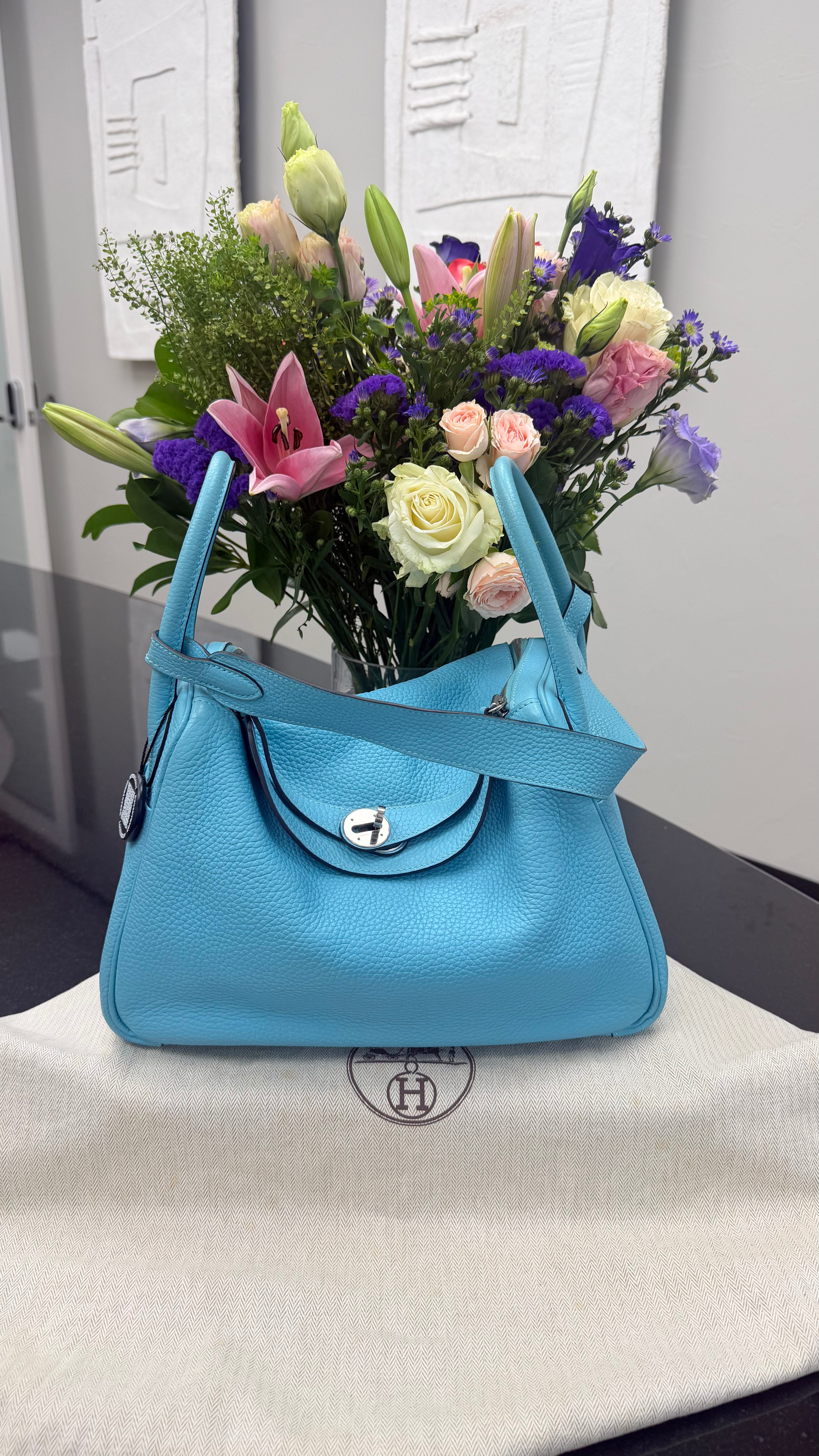 Hermes Tiffany Blue Clemence Leather Lindy 30 Handbag