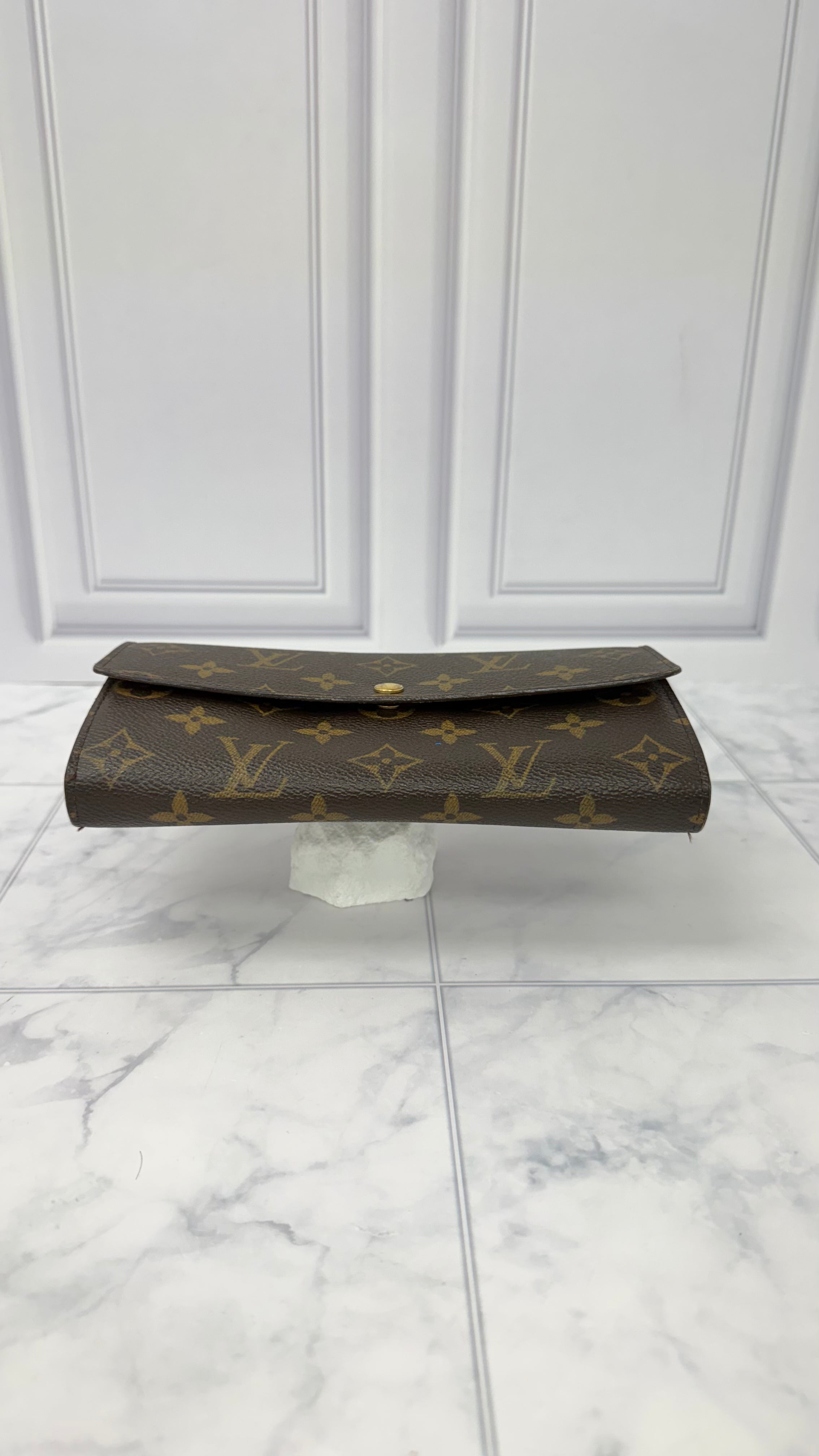 Louis Vuitton Monogram Sarah Wallet