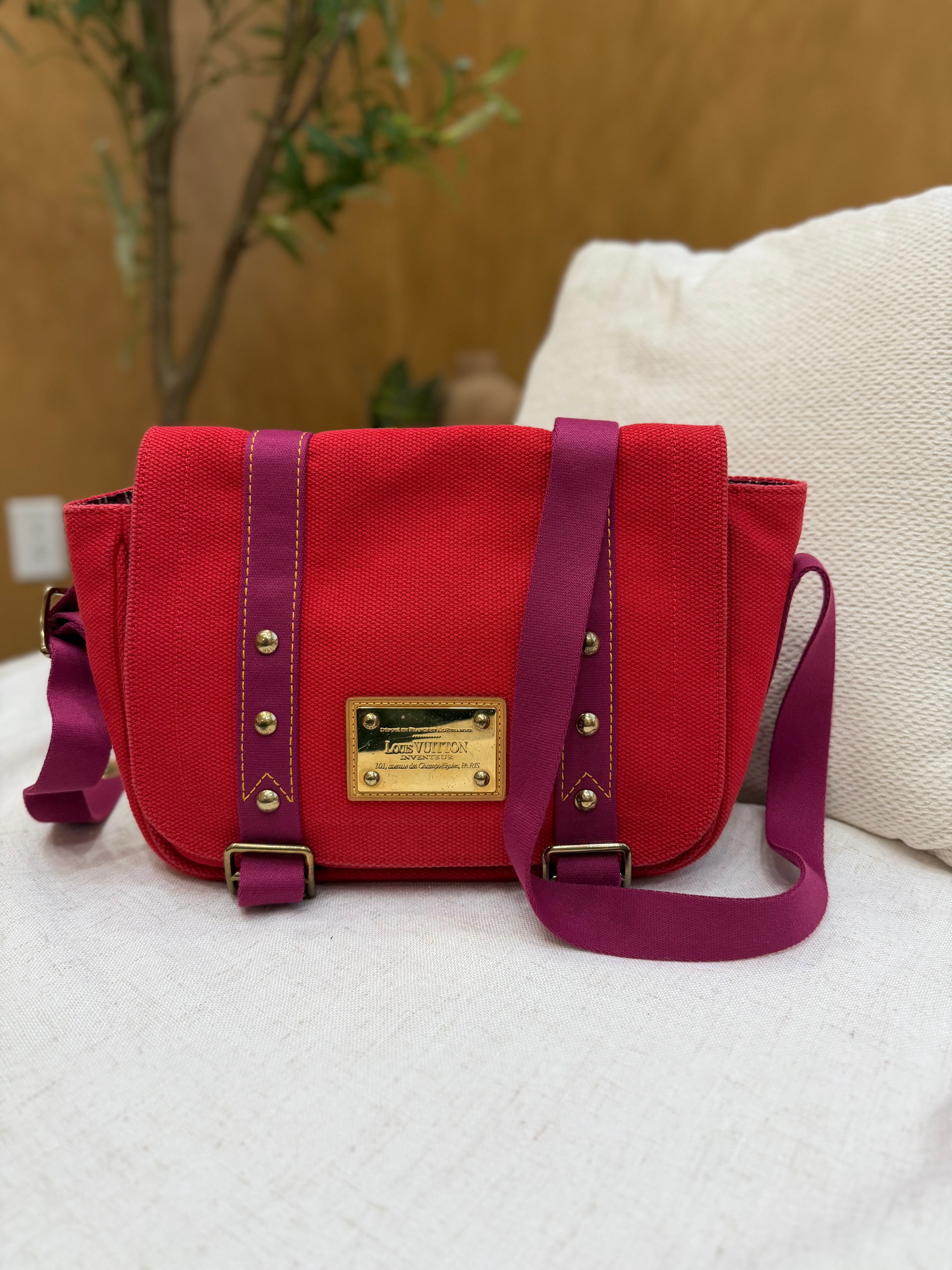*DONS PRE-DROP* Louis Vuitton Red Canvas Antigua Besace MM Messenger Bag