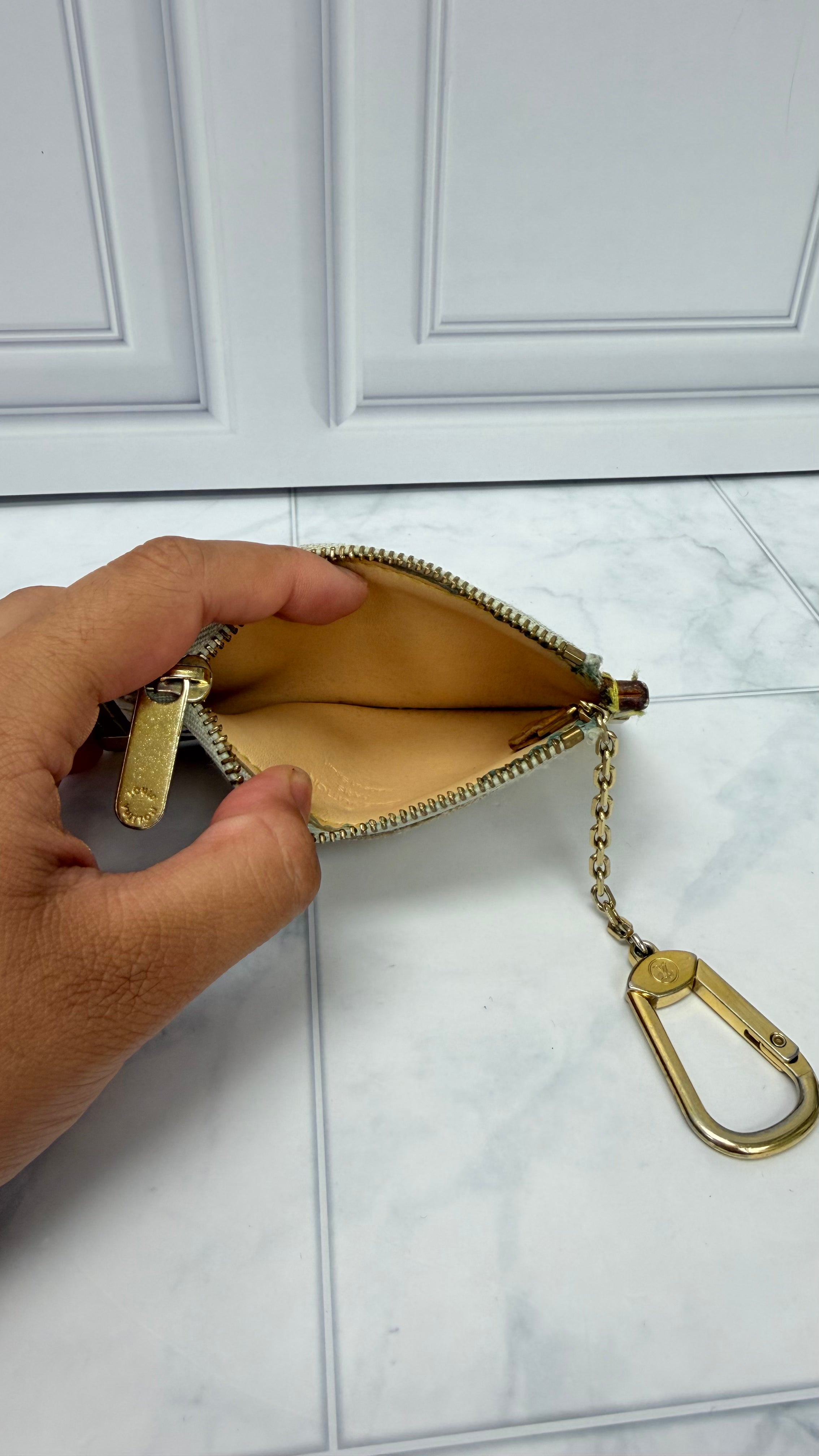 Louis Vuitton White Multicolor Monogram Key Cles