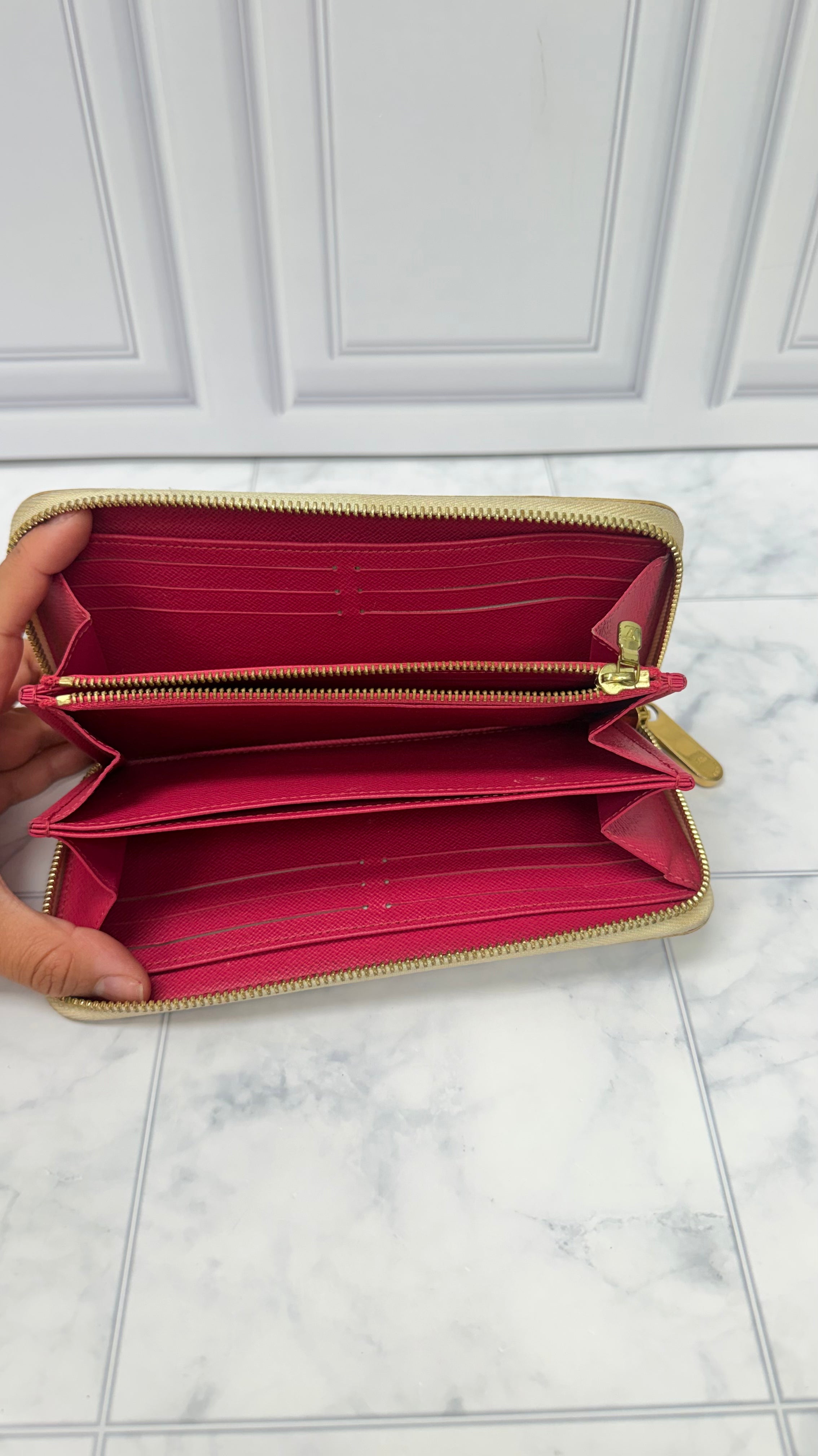 Louis Vuitton Damier Azur Christmas Animation Zippy Wallet