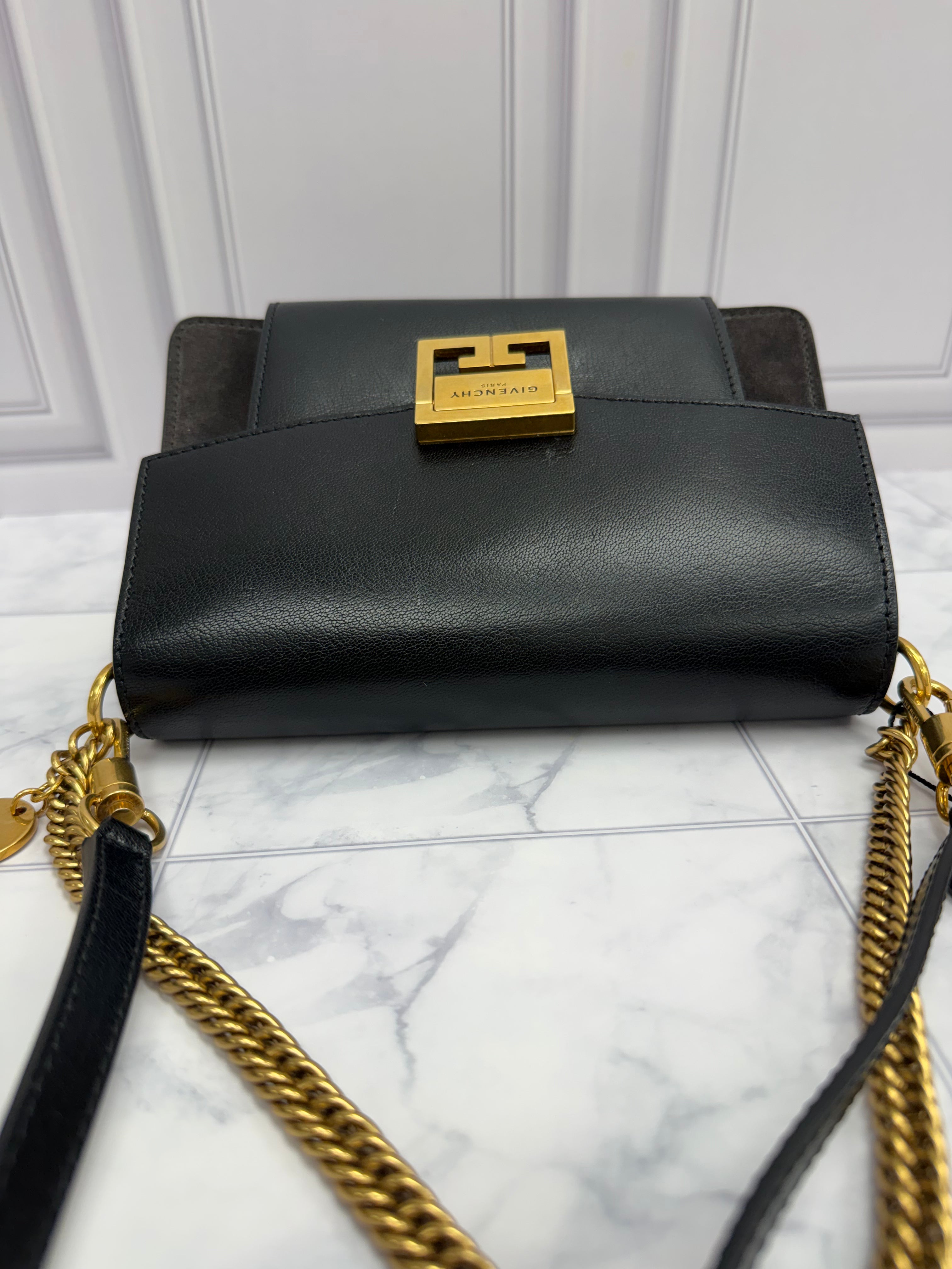 *DONS DROP* Givenchy Black Leather GV3 Small Leather Crossbody Bag