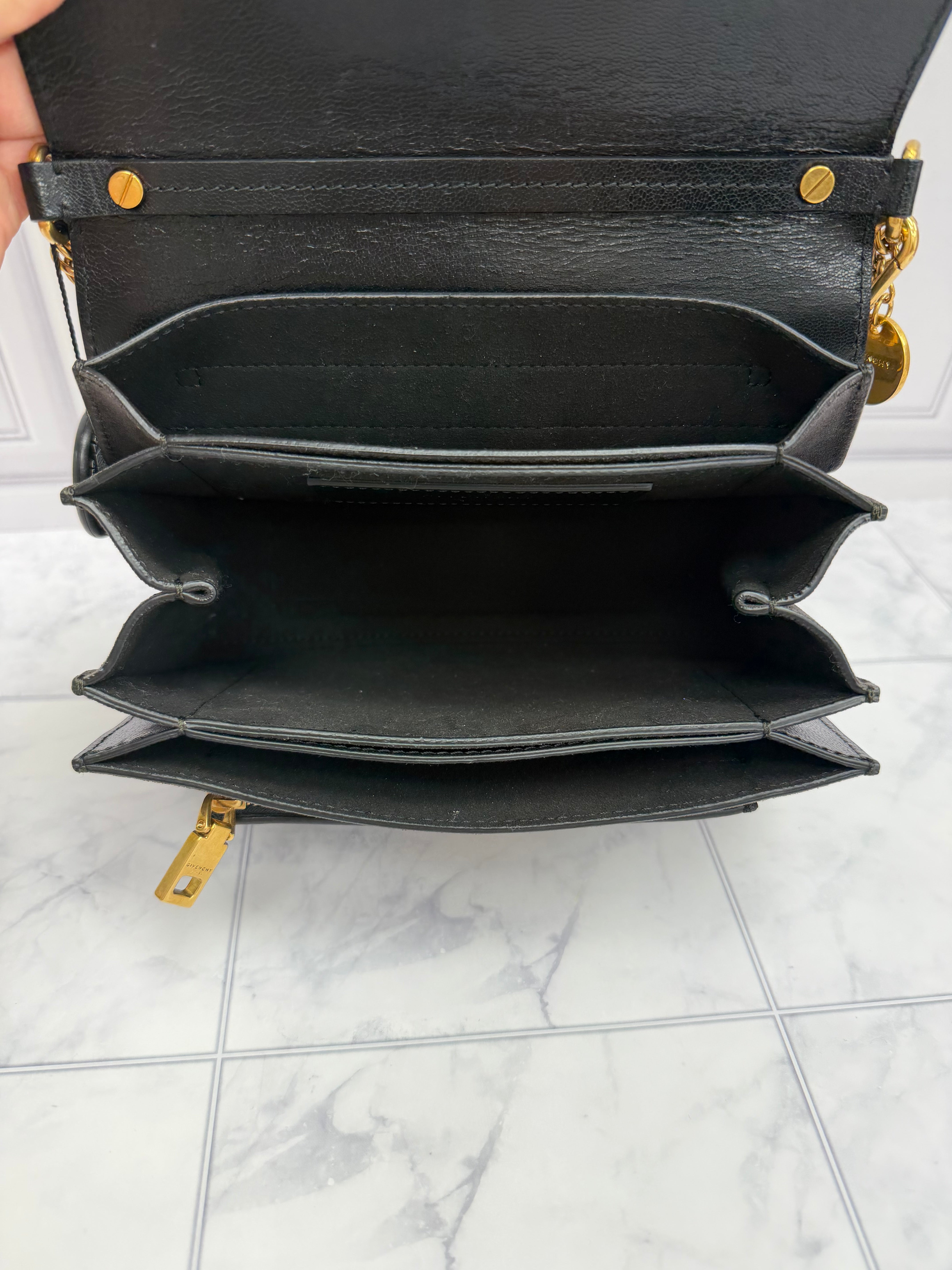 *DONS DROP* Givenchy Black Leather GV3 Small Leather Crossbody Bag