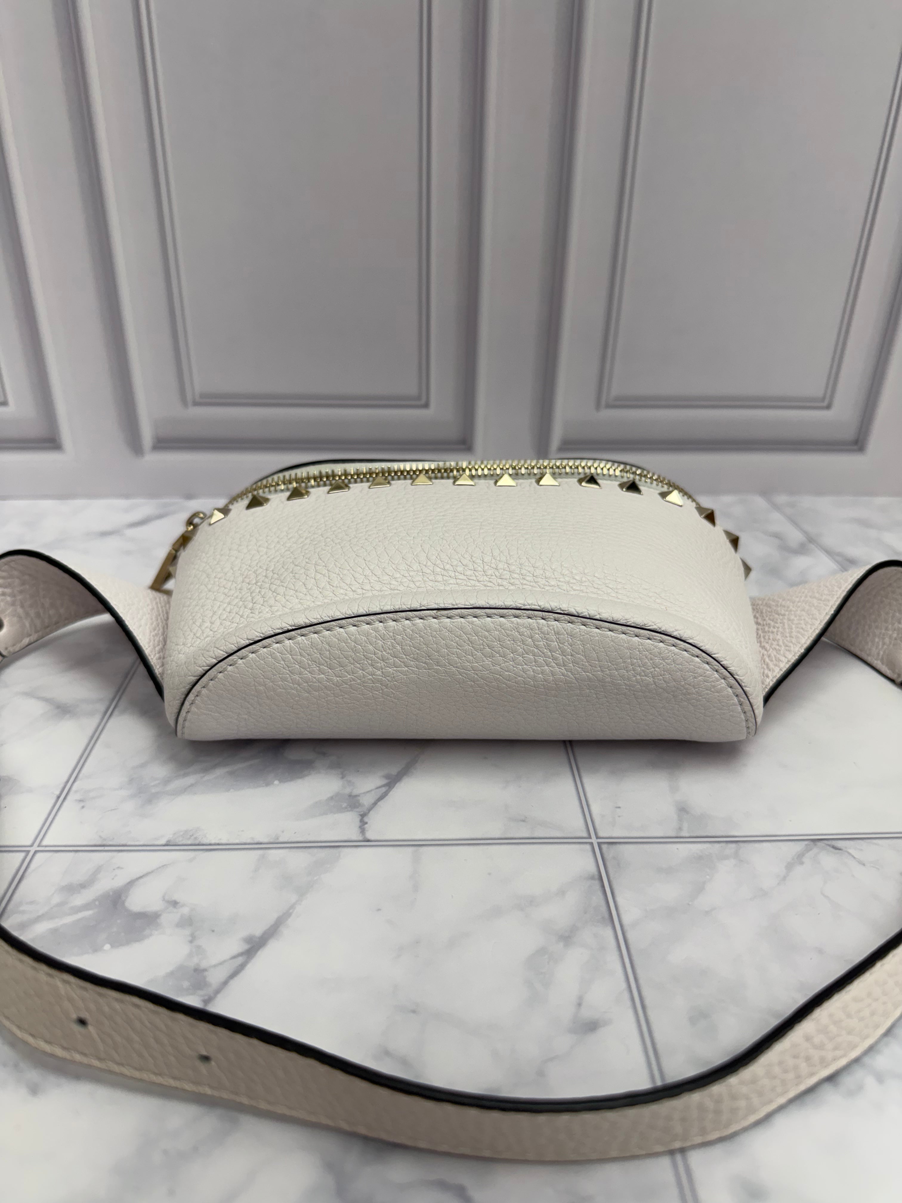 *DONS DROP* Valentino White Leather Rockstud Bumbag