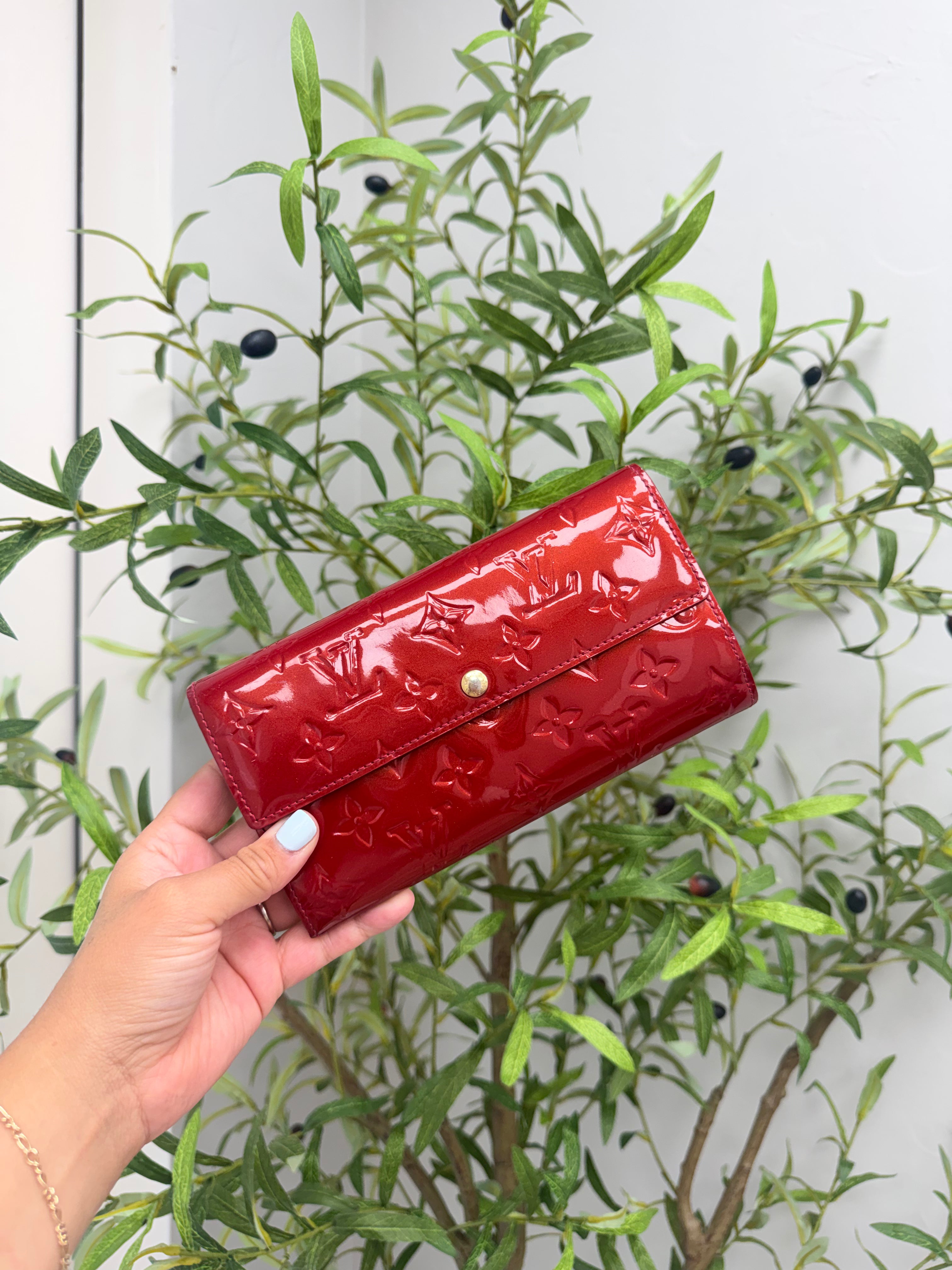 Louis Vuitton Red Vernis Leather Sarah Wallet