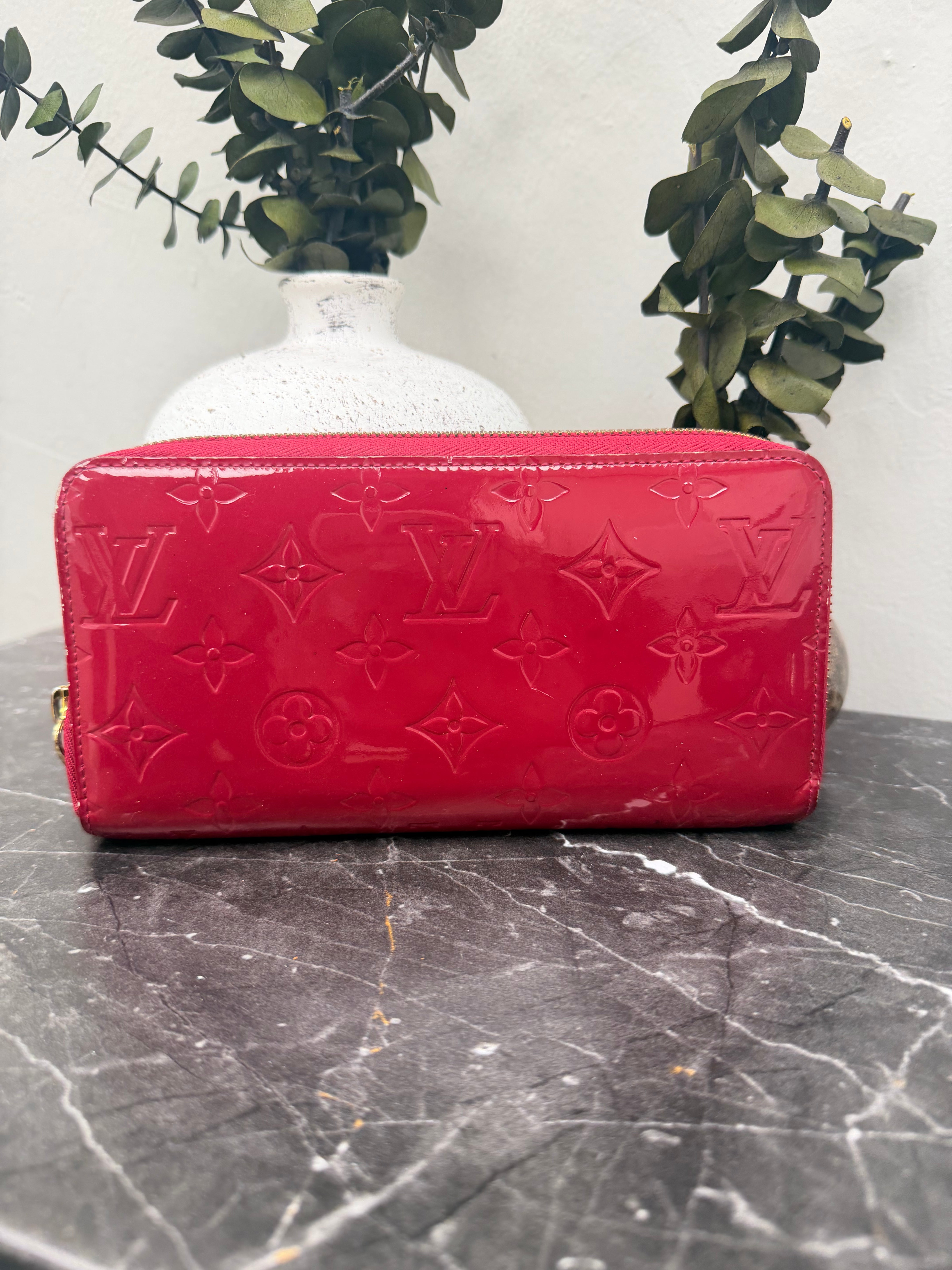 Louis Vuitton Monogram Raspberry Vernis Leather Zippy Wallet