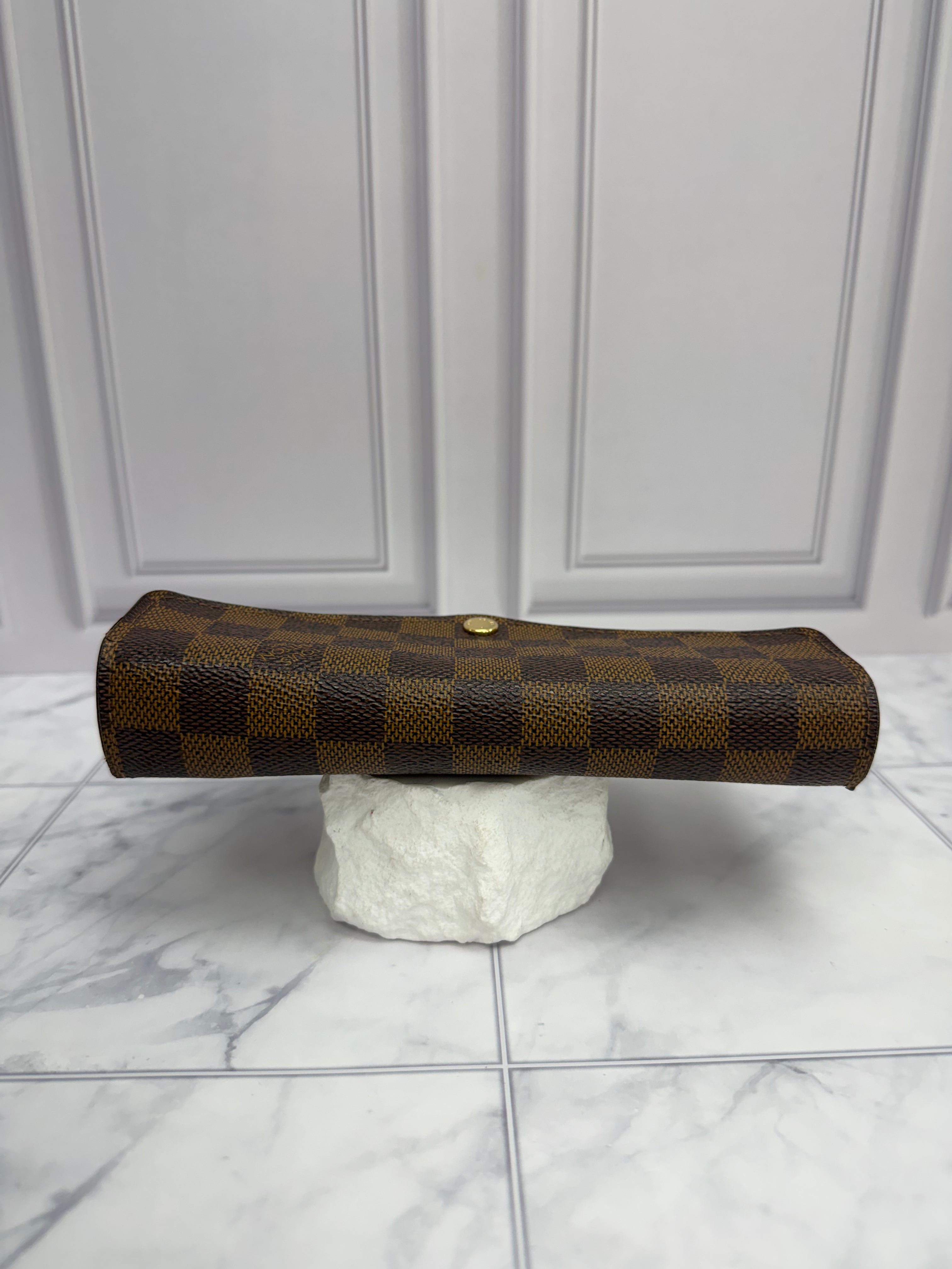 *DONS DROP* Louis Vuitton Damier Ebene Sarah Wallet