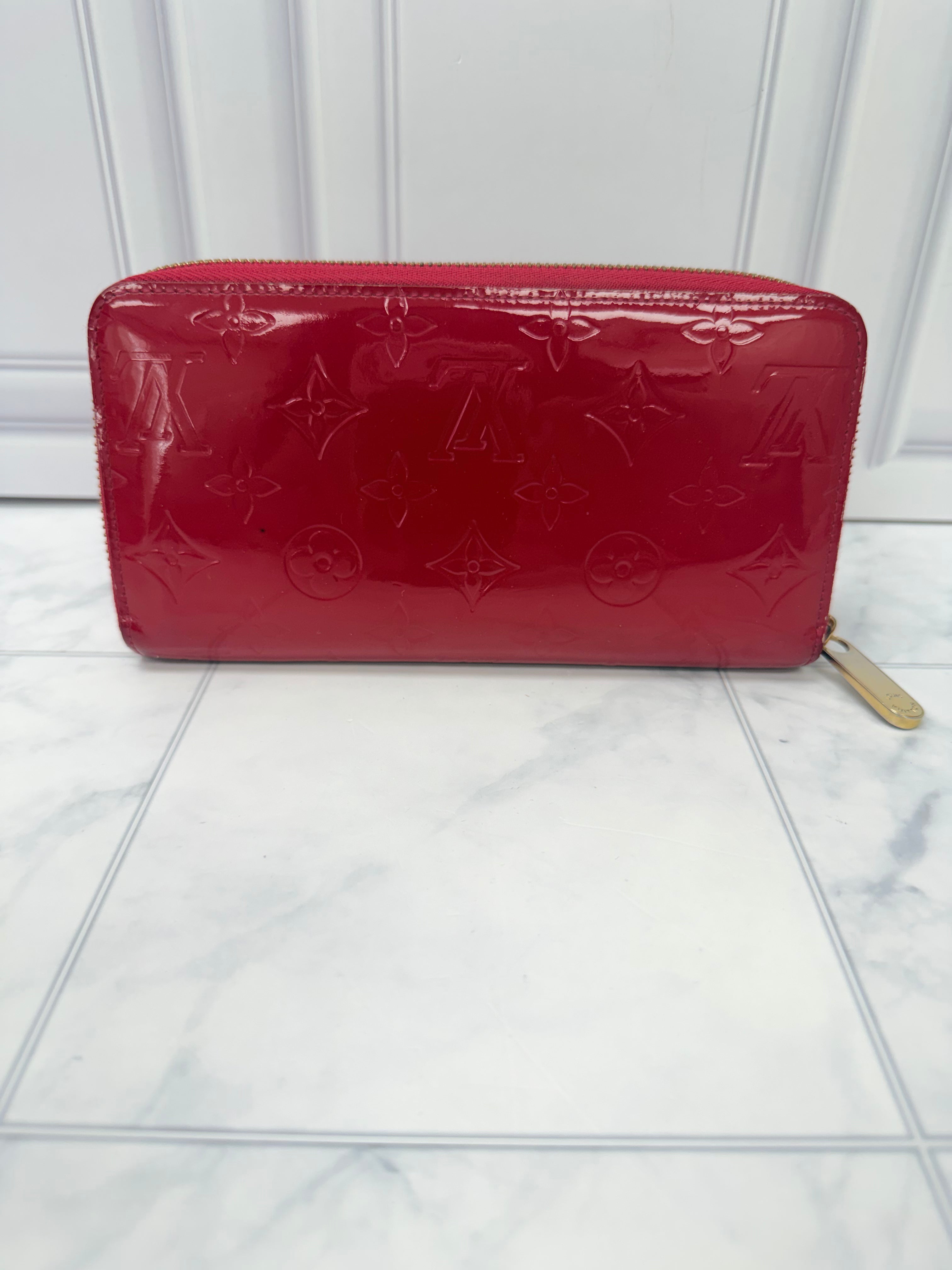 Louis Vuitton Monogram Raspberry Vernis Leather Zippy Wallet