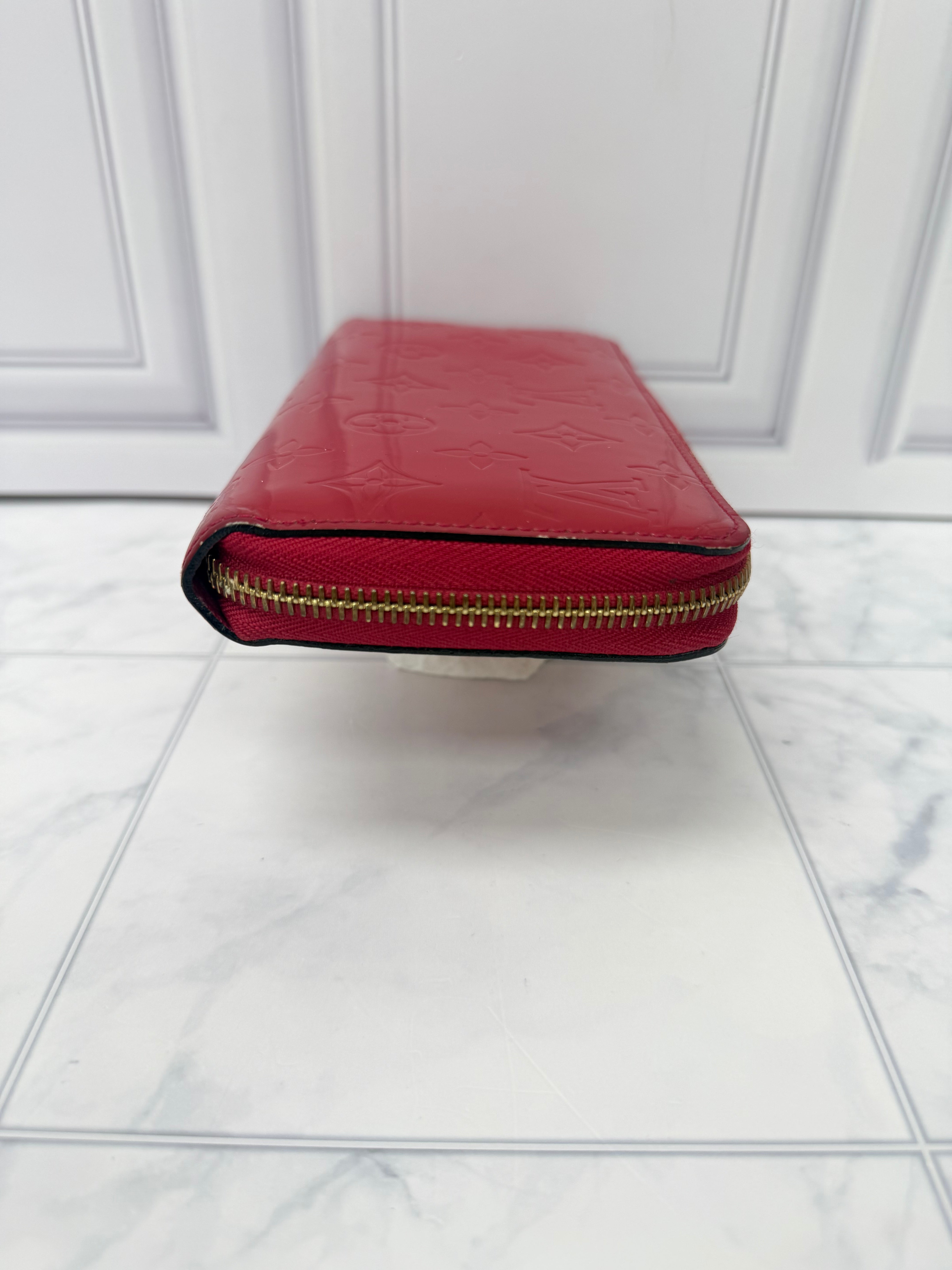 Louis Vuitton Monogram Raspberry Vernis Leather Zippy Wallet