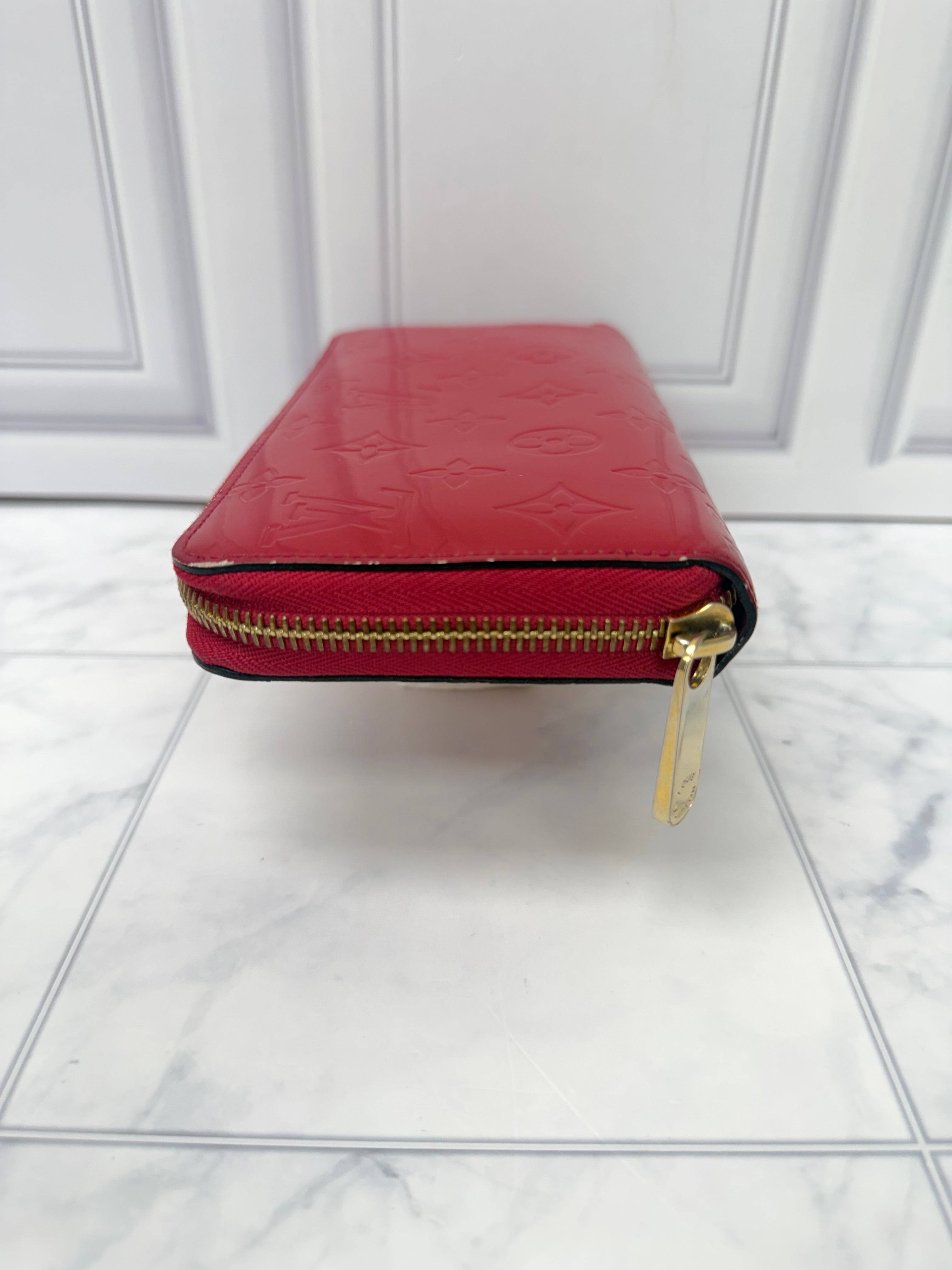 Louis Vuitton Monogram Raspberry Vernis Leather Zippy Wallet