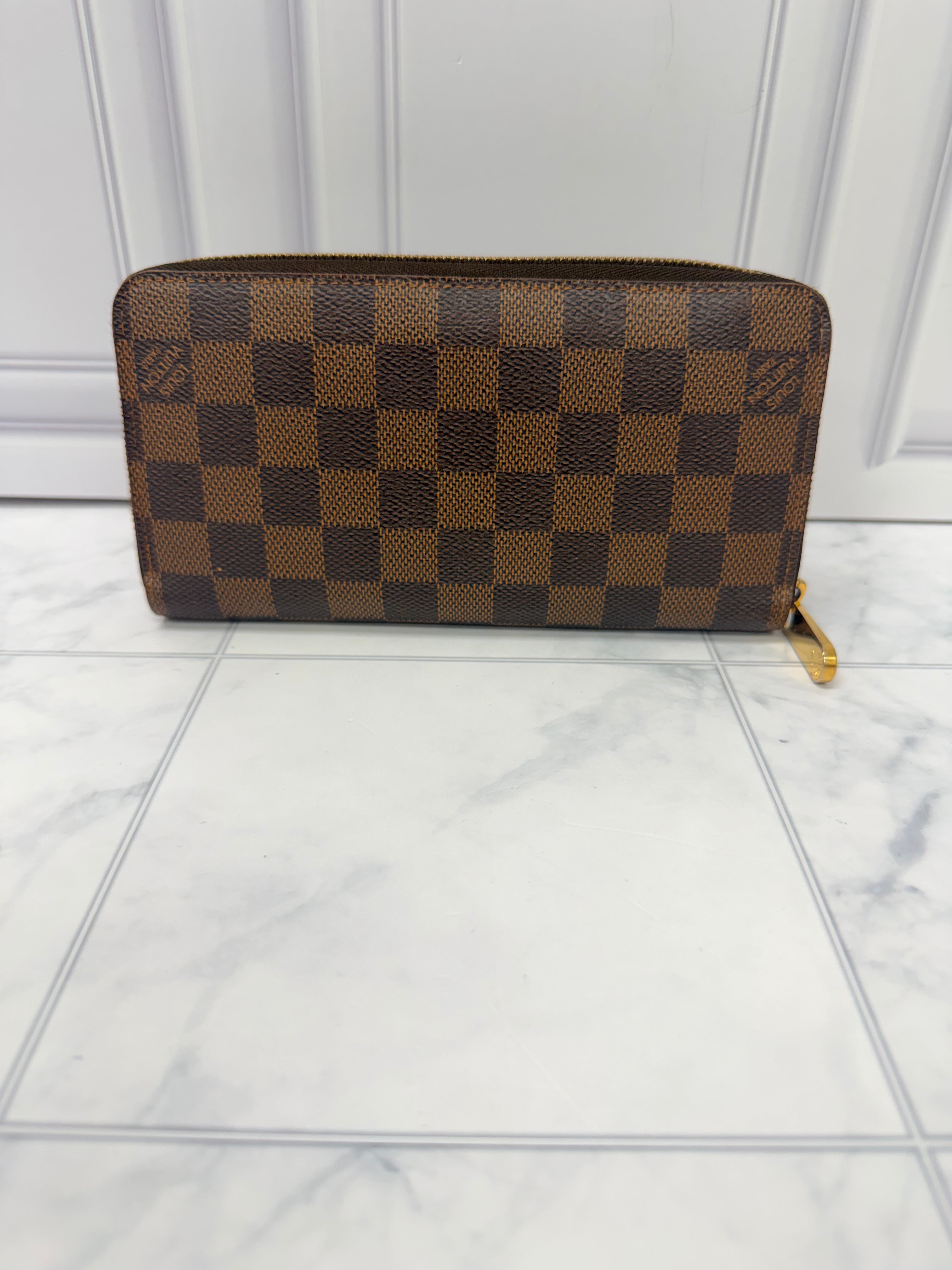 Louis Vuitton Damier Ebene Illustre Zippy Wallet