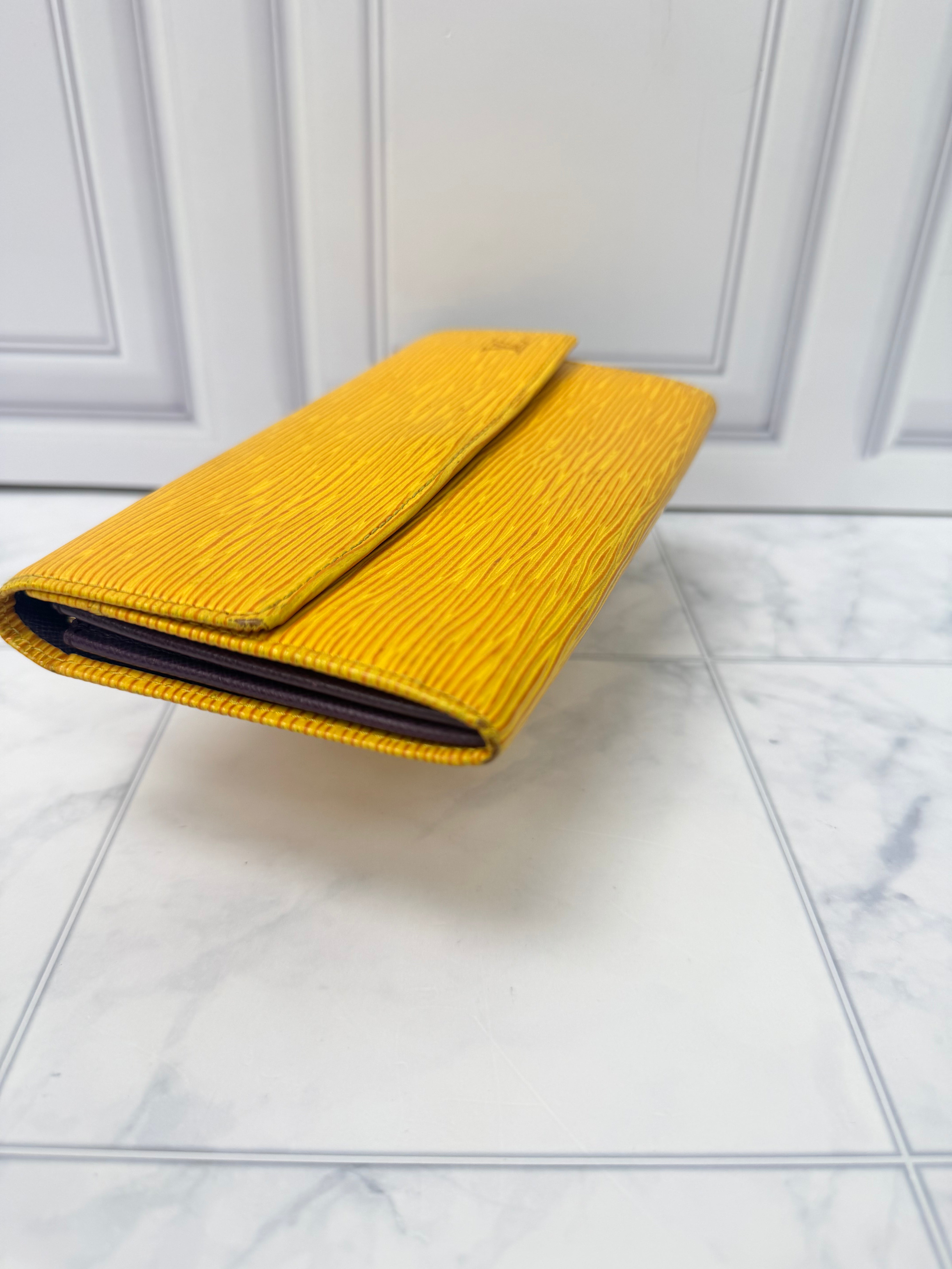 Louis Vuitton Yellow Epi Leather Leather Sarah Wallet