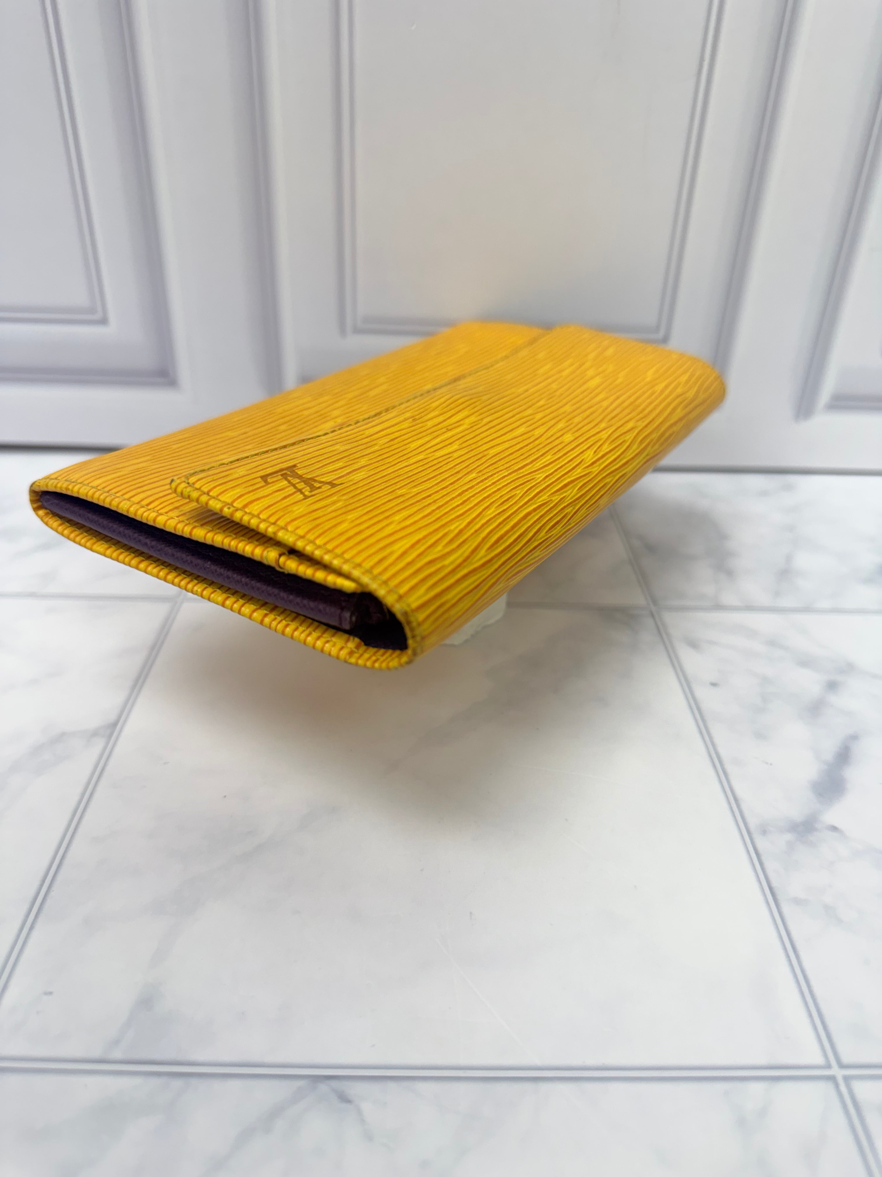 Louis Vuitton Yellow Epi Leather Leather Sarah Wallet
