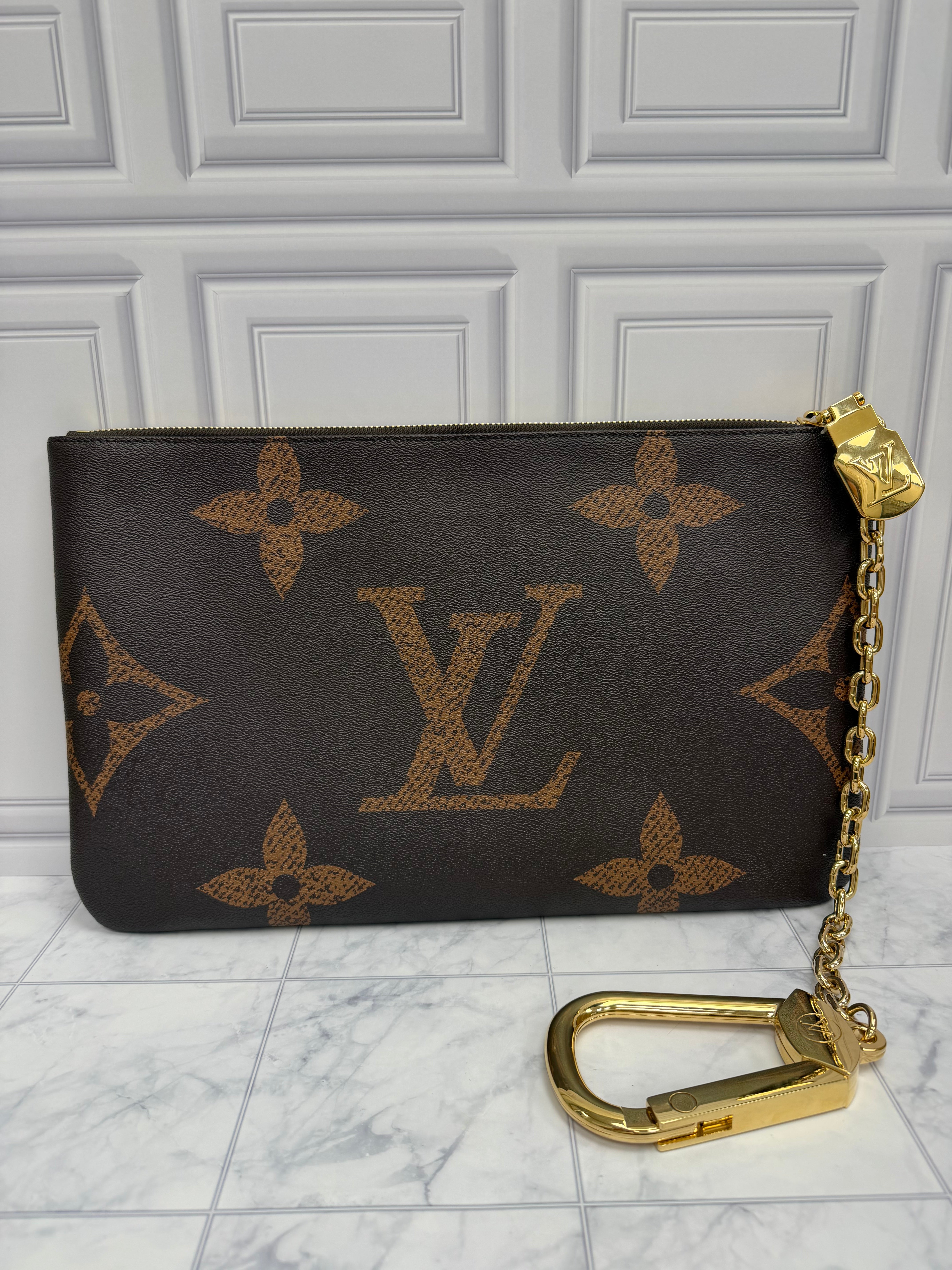 *DONS DROP* LIKE NEW Louis Vuitton Monogram Pochette Cles XL