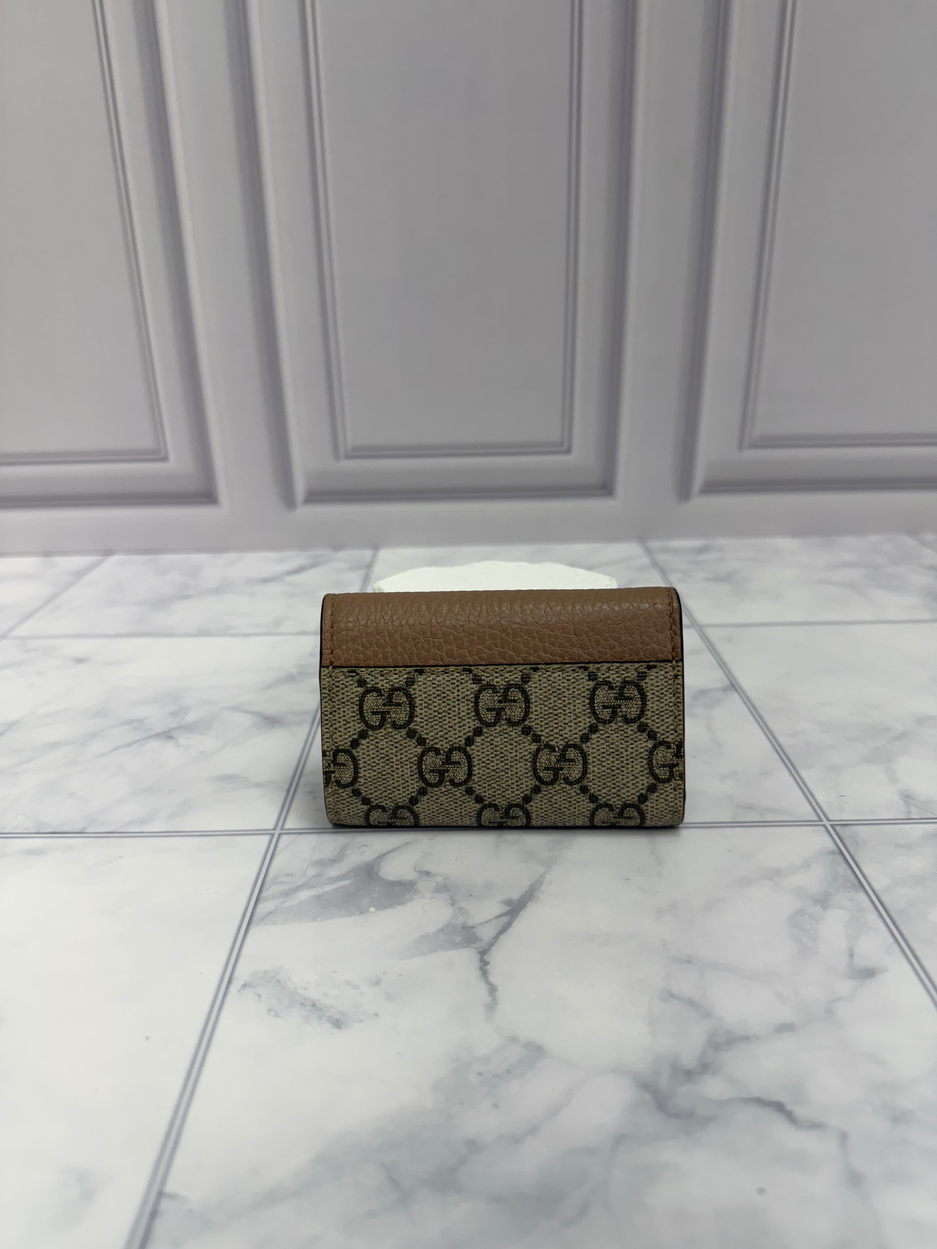 *DONS DROP* Gucci GG Supreme Marmont 6 Key Case