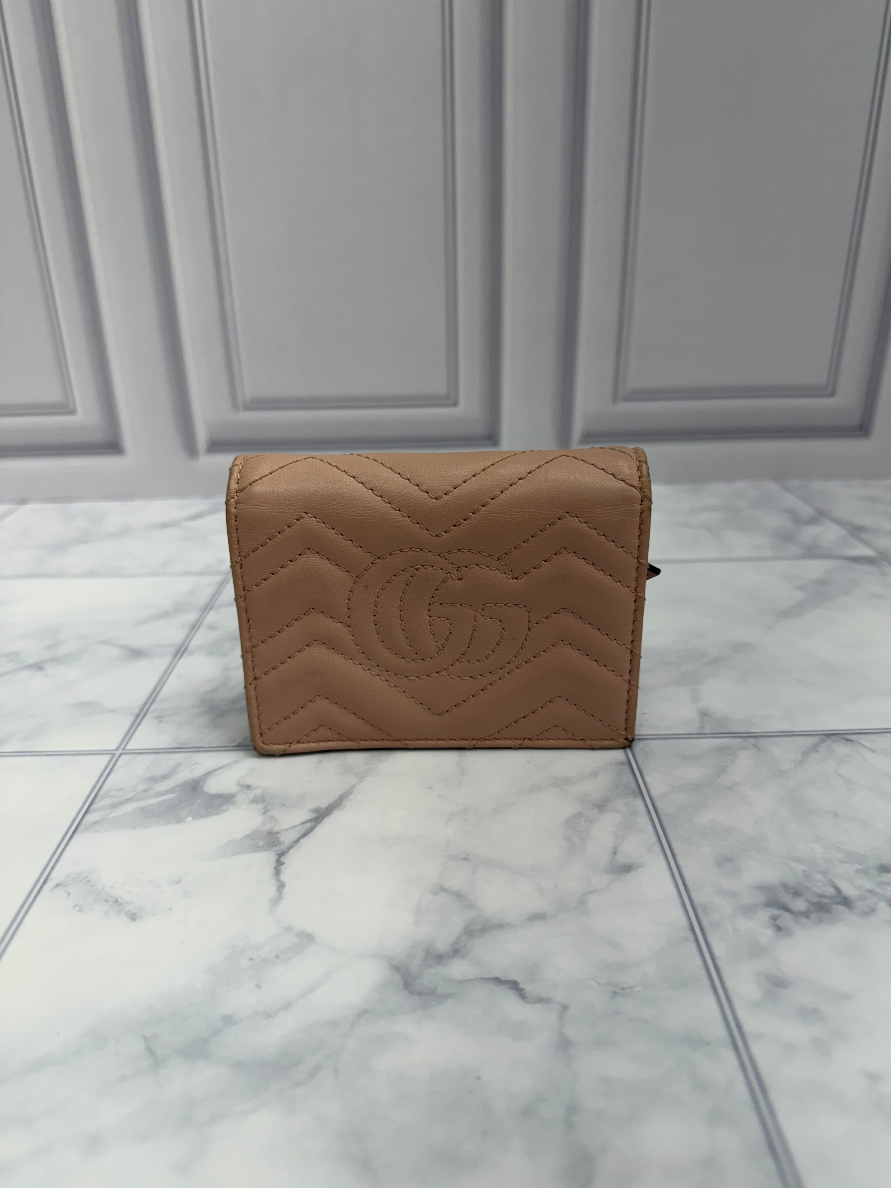 *DONS DROP* Gucci Pink Quilted Leather GG Marmont Compact Wallet