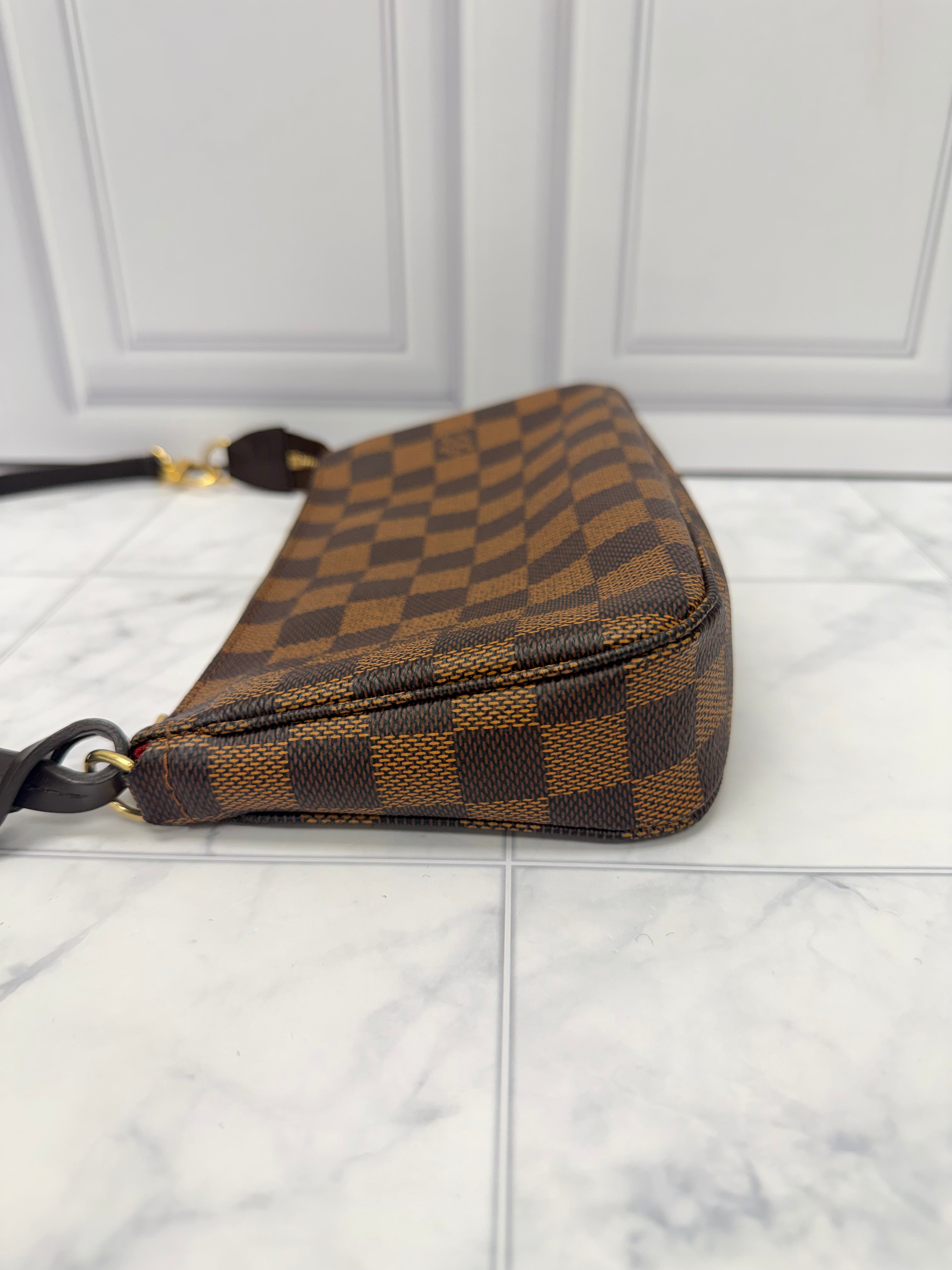 LIKE NEW - Louis Vuitton Damier Ebene Pochette Accessoires NM Shoulder Bag