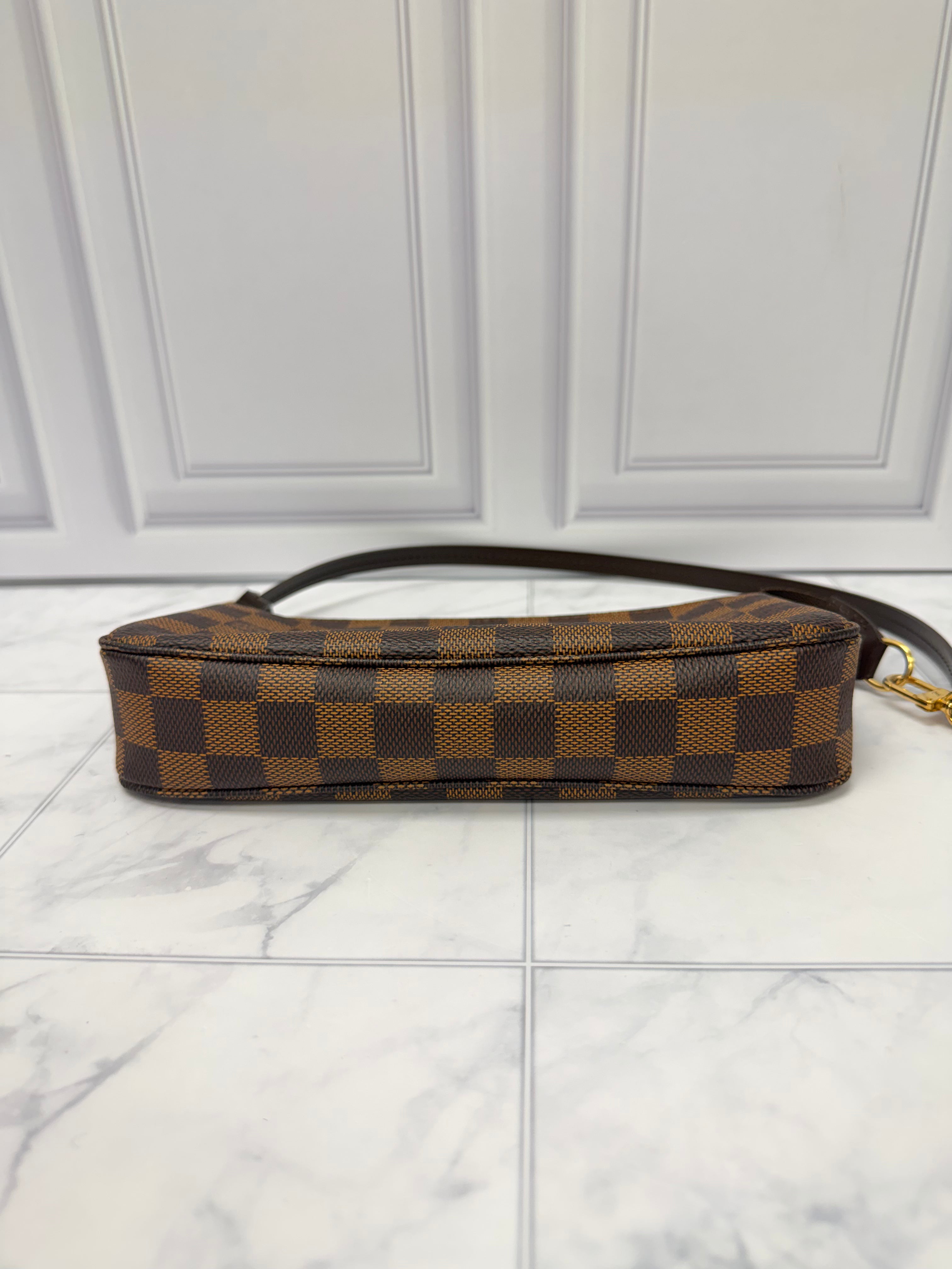 LIKE NEW - Louis Vuitton Damier Ebene Pochette Accessoires NM Shoulder Bag