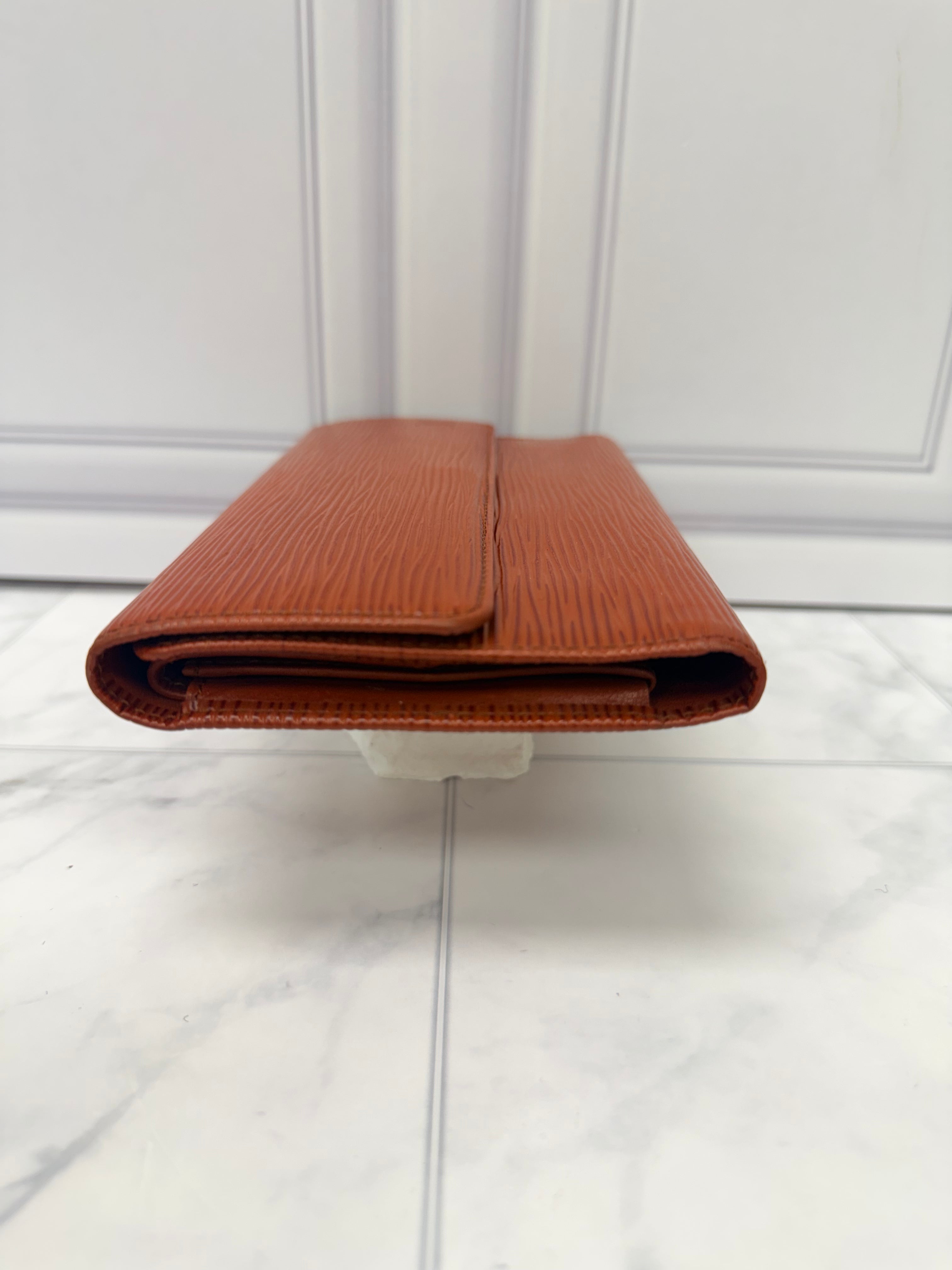 Louis Vuitton Brown Epi Leather International Wallet