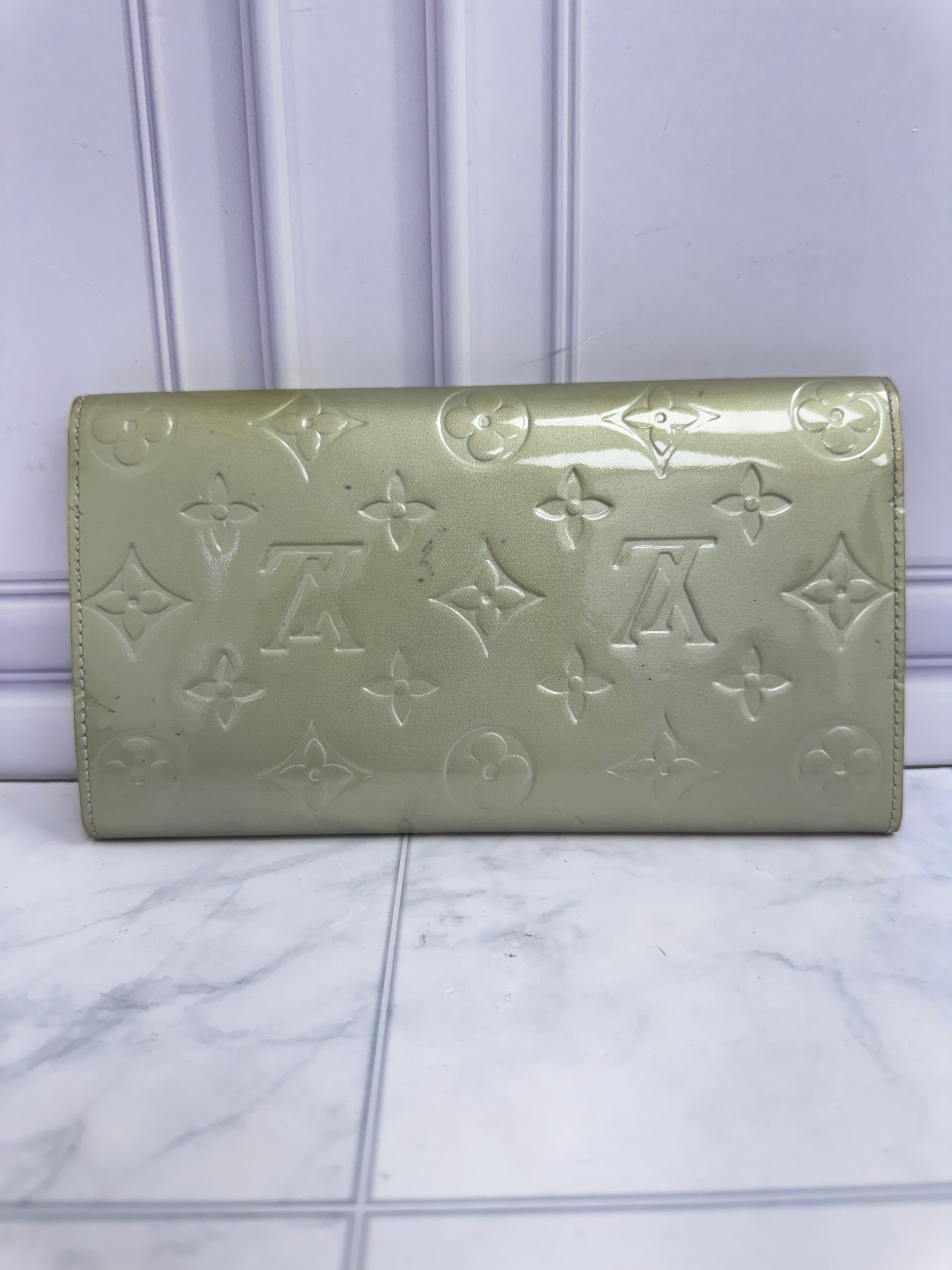 Louis Vuitton Green Sage Vernis Leather Sarah Wallet