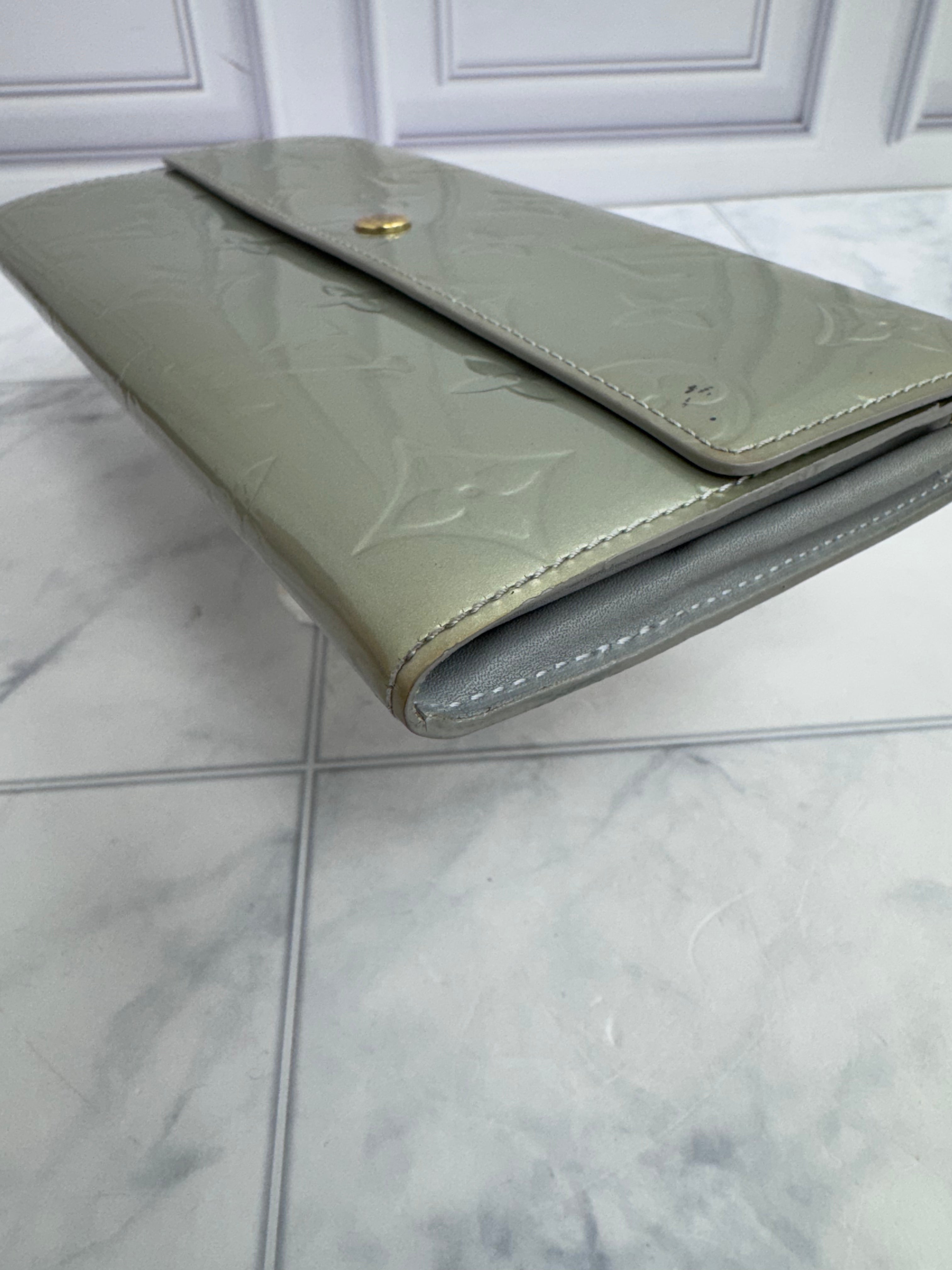 Louis Vuitton Green Sage Vernis Leather Sarah Wallet