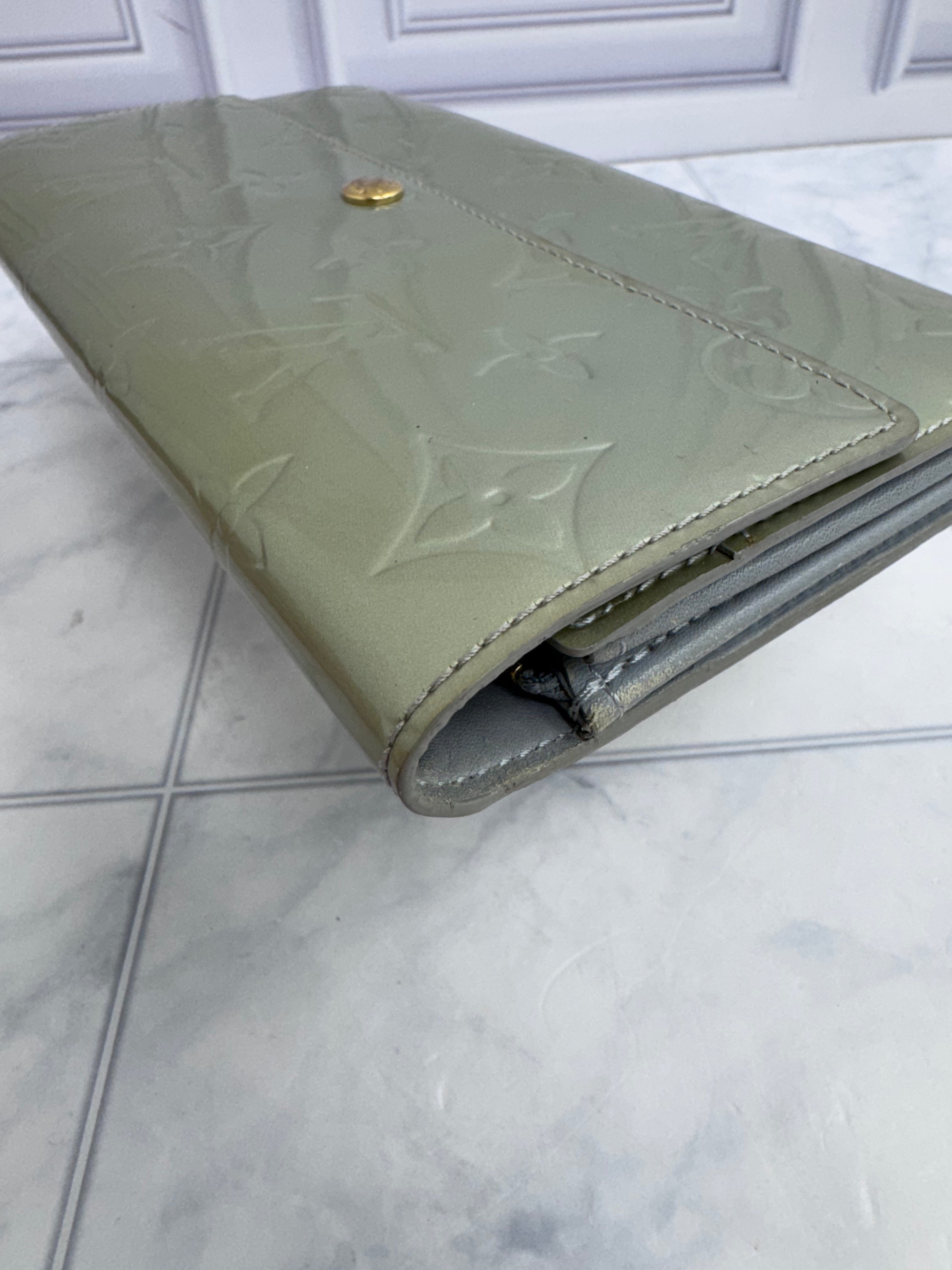 Louis Vuitton Green Sage Vernis Leather Sarah Wallet