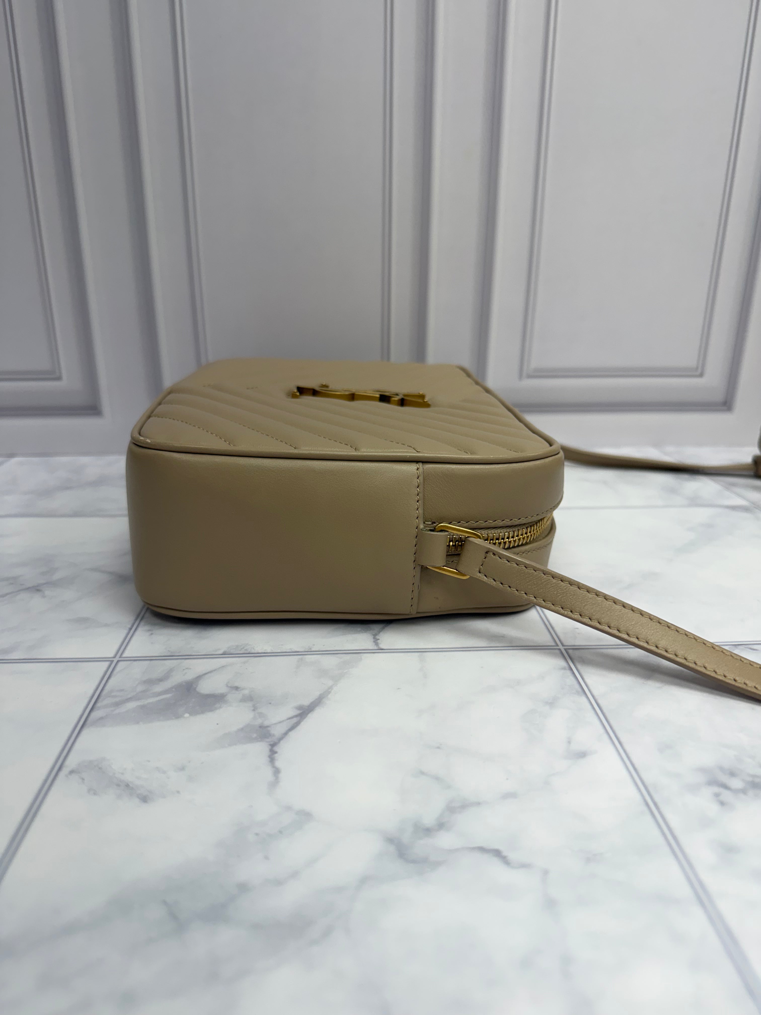 *DONS DROP* Saint Laurent YSL Beige Leather Lou Camera Bag