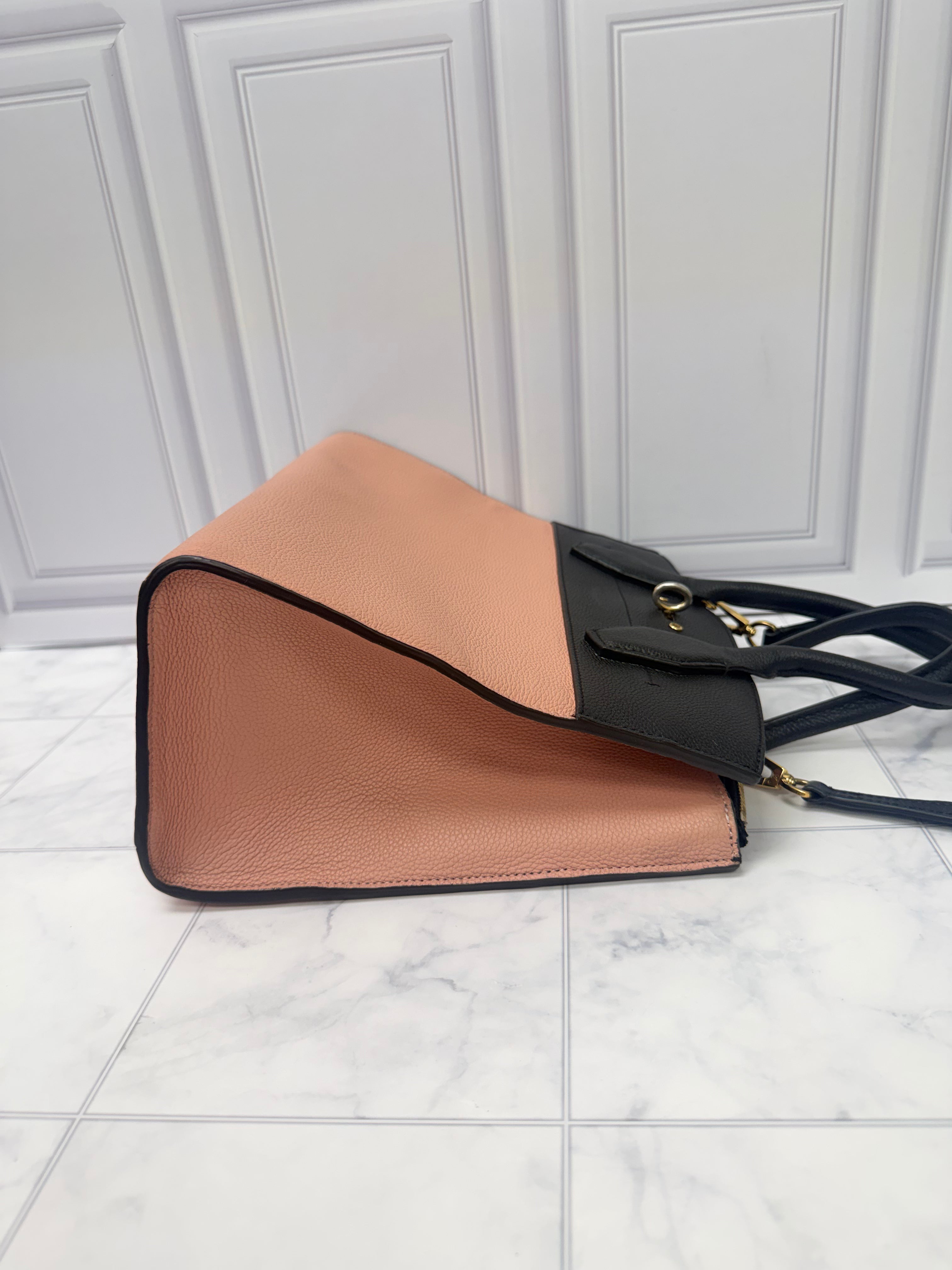 Louis Vuitton Black And Pink Grained Leather City Streamer MM Handbag