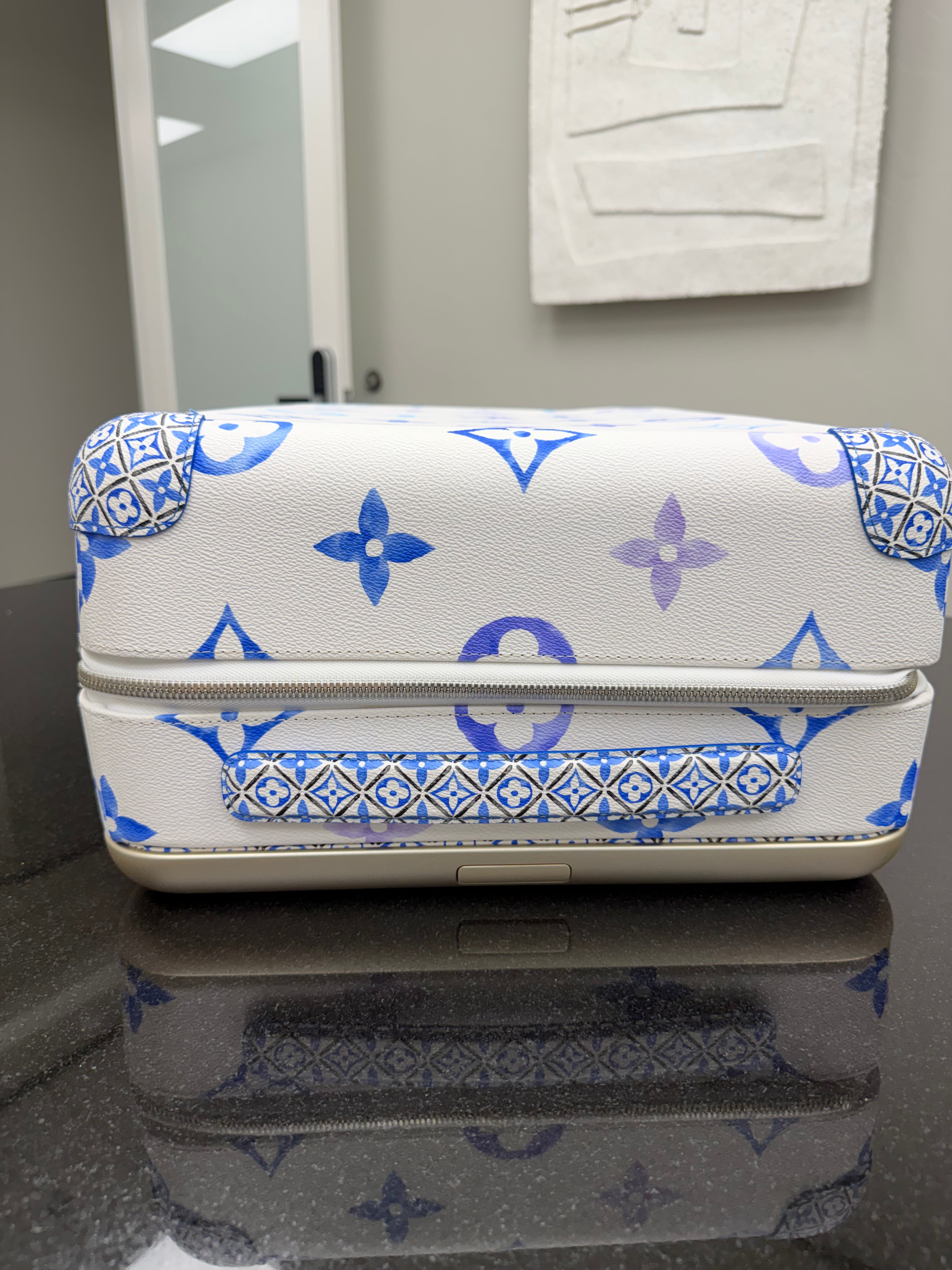 Louis Vuitton White And Blue Monogram By the Pool Horizon 55 Rolling Luggage