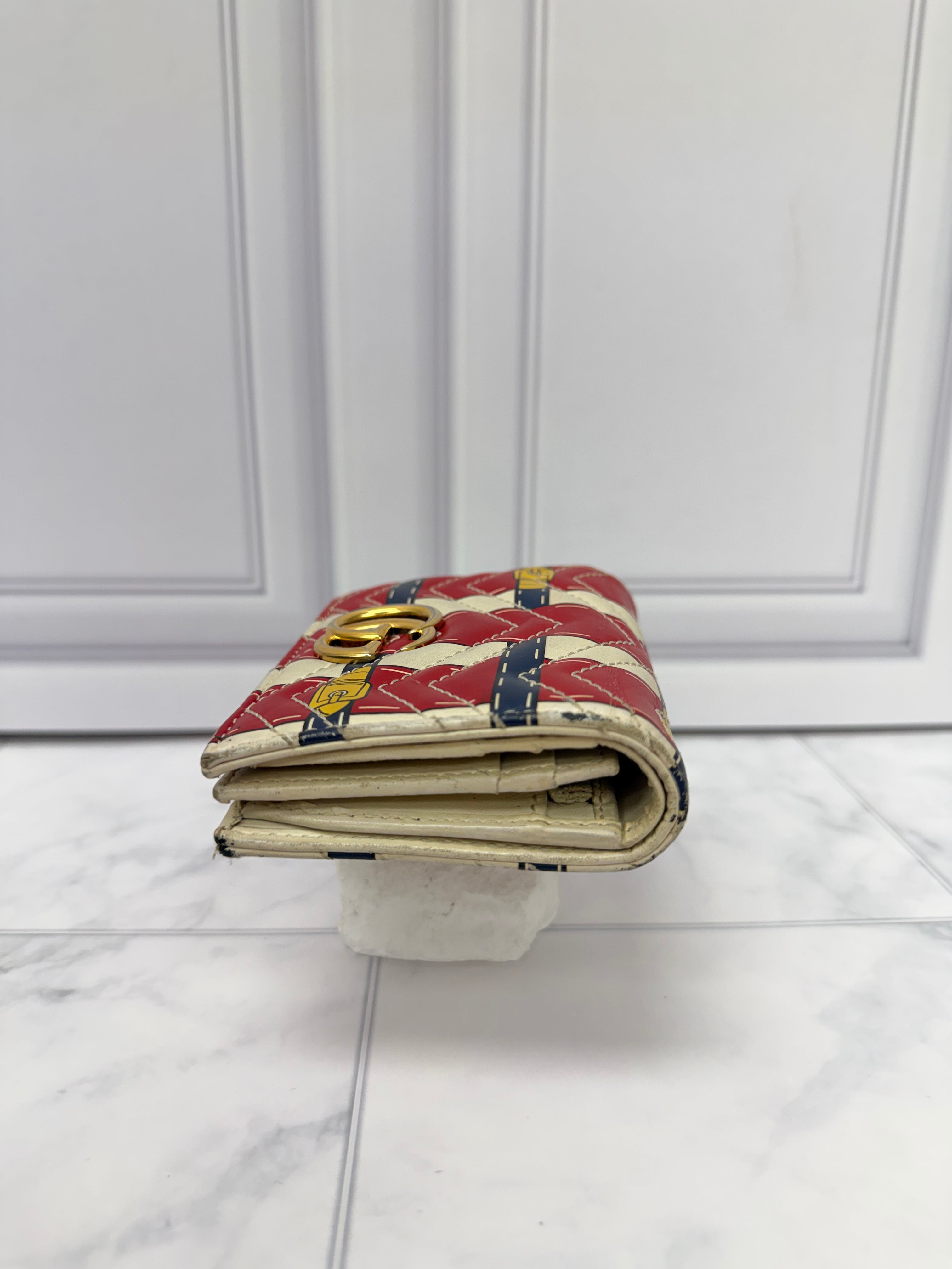 Gucci Red And Cream Leather GG Marmont Trompe Compact Wallet