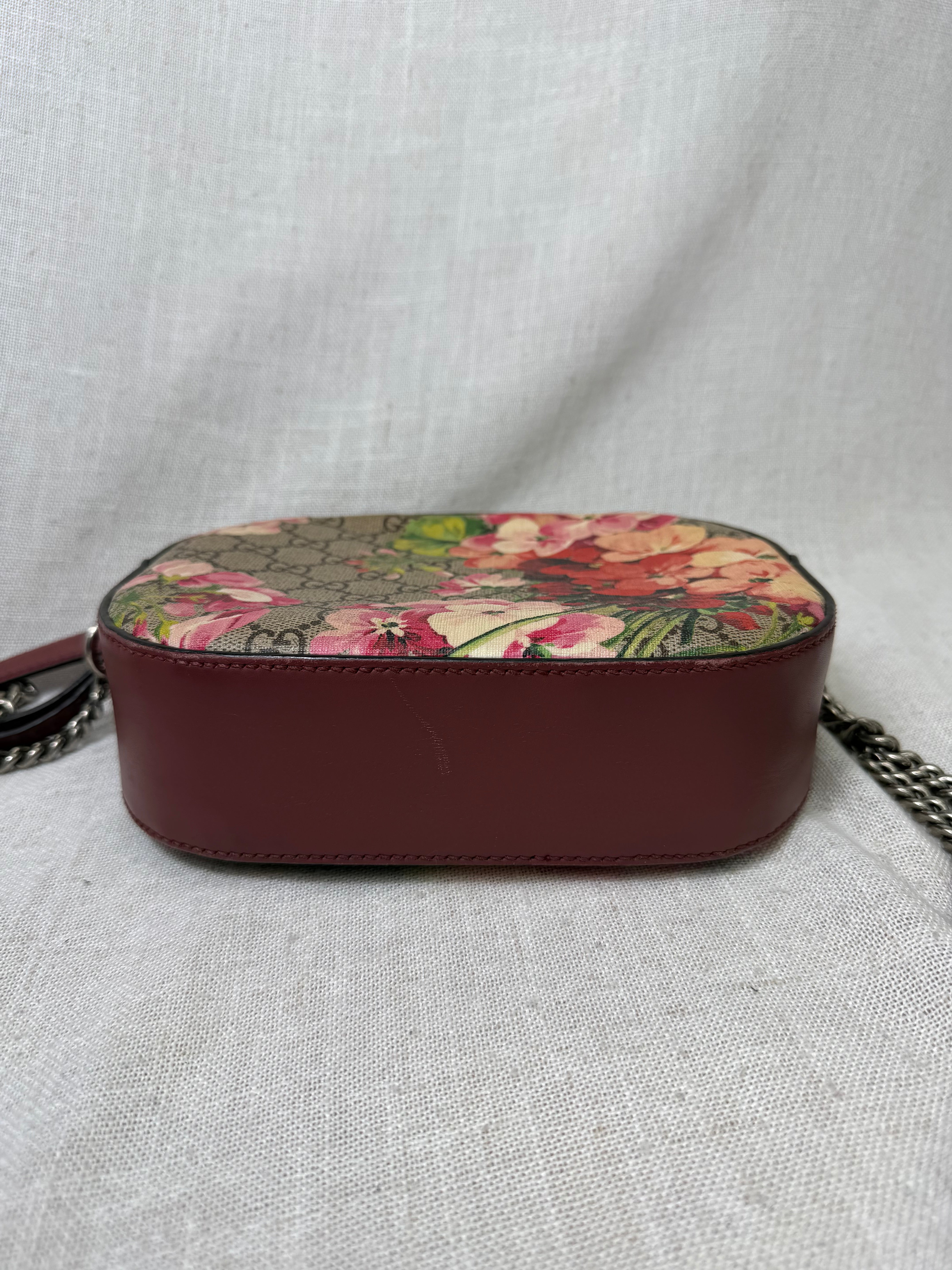 Gucci Blooms GG Supreme Chain Crossbody Bag