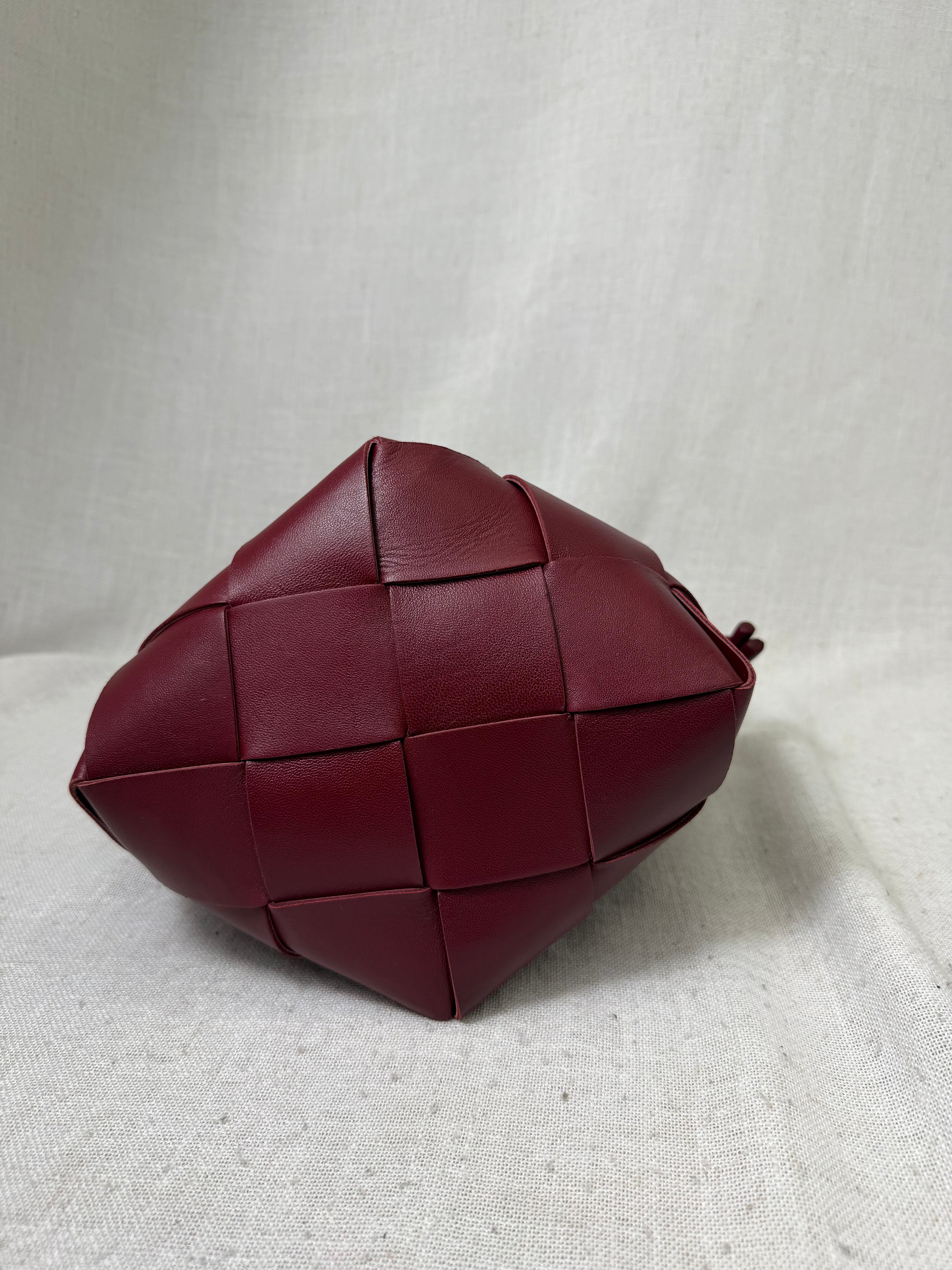 Bottega Veneta Bordeaux Nappa Maxi Intrecciato Clasp Bucket Bag