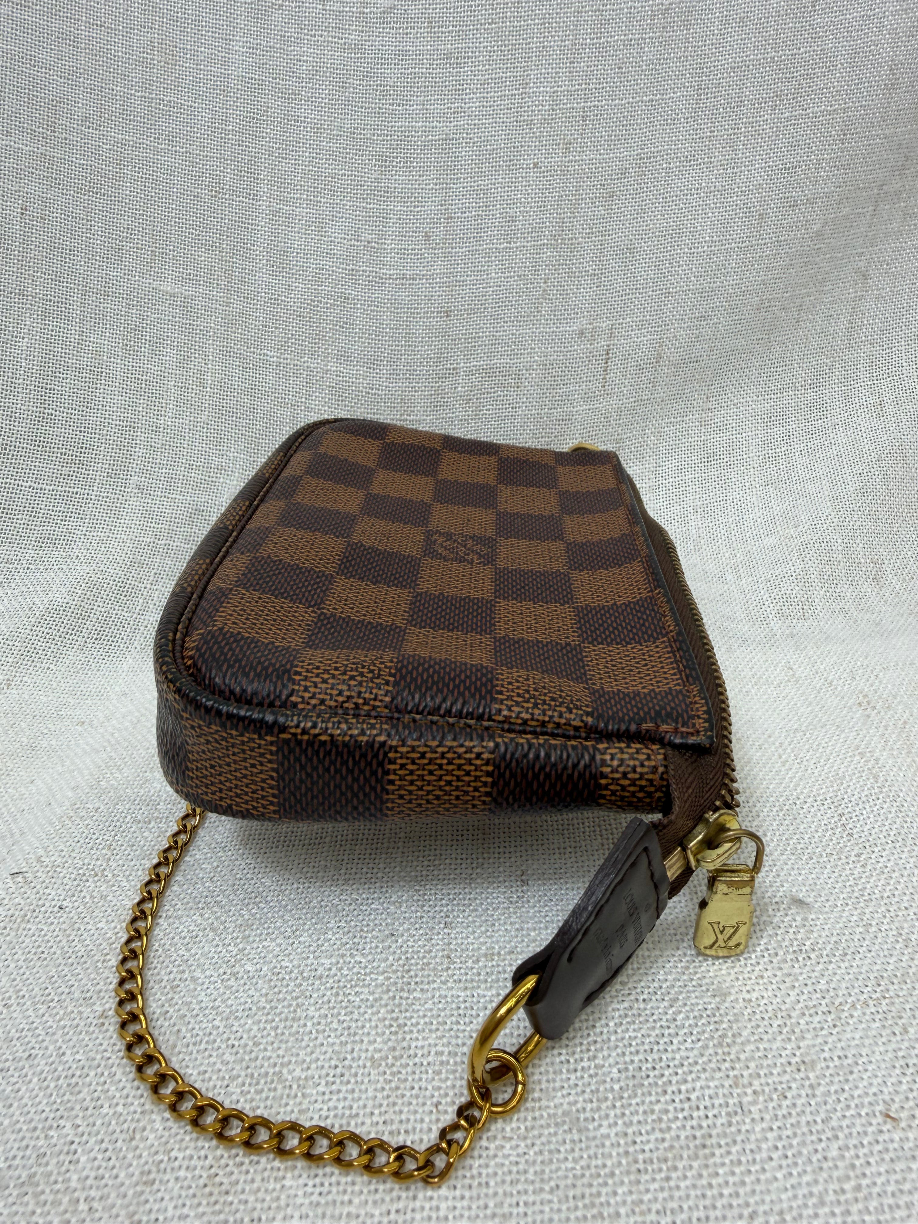 Louis Vuitton Damier Ebene Mini Chain Pochette