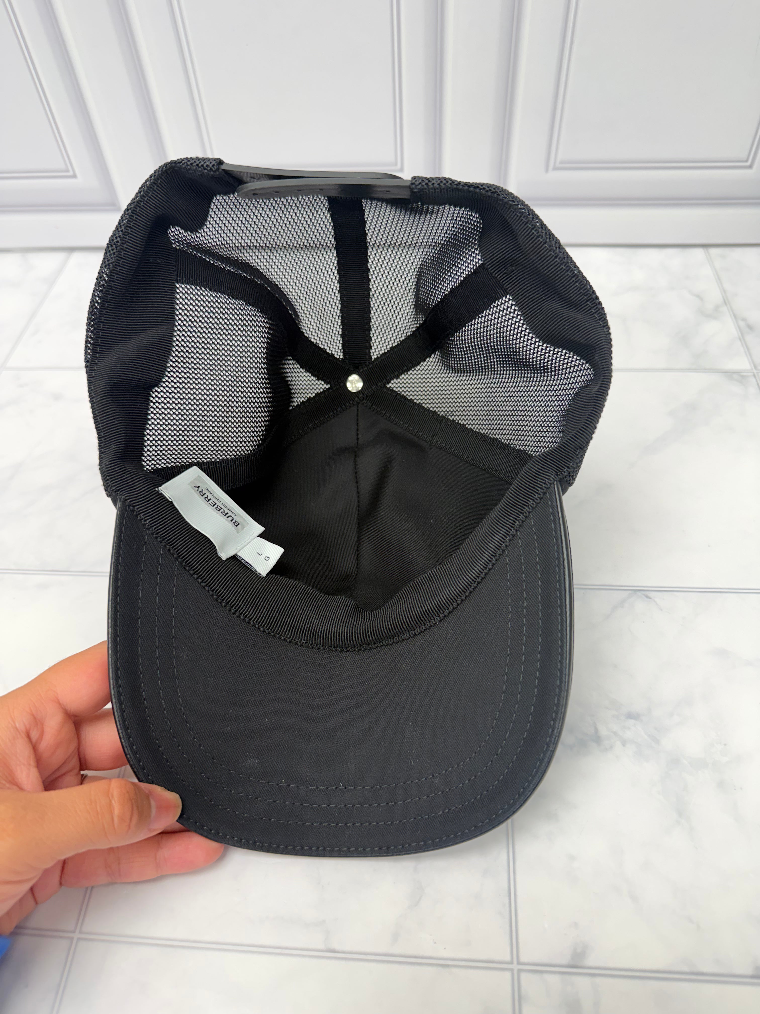 Burberry Black Cotton Baseball Cap Size L