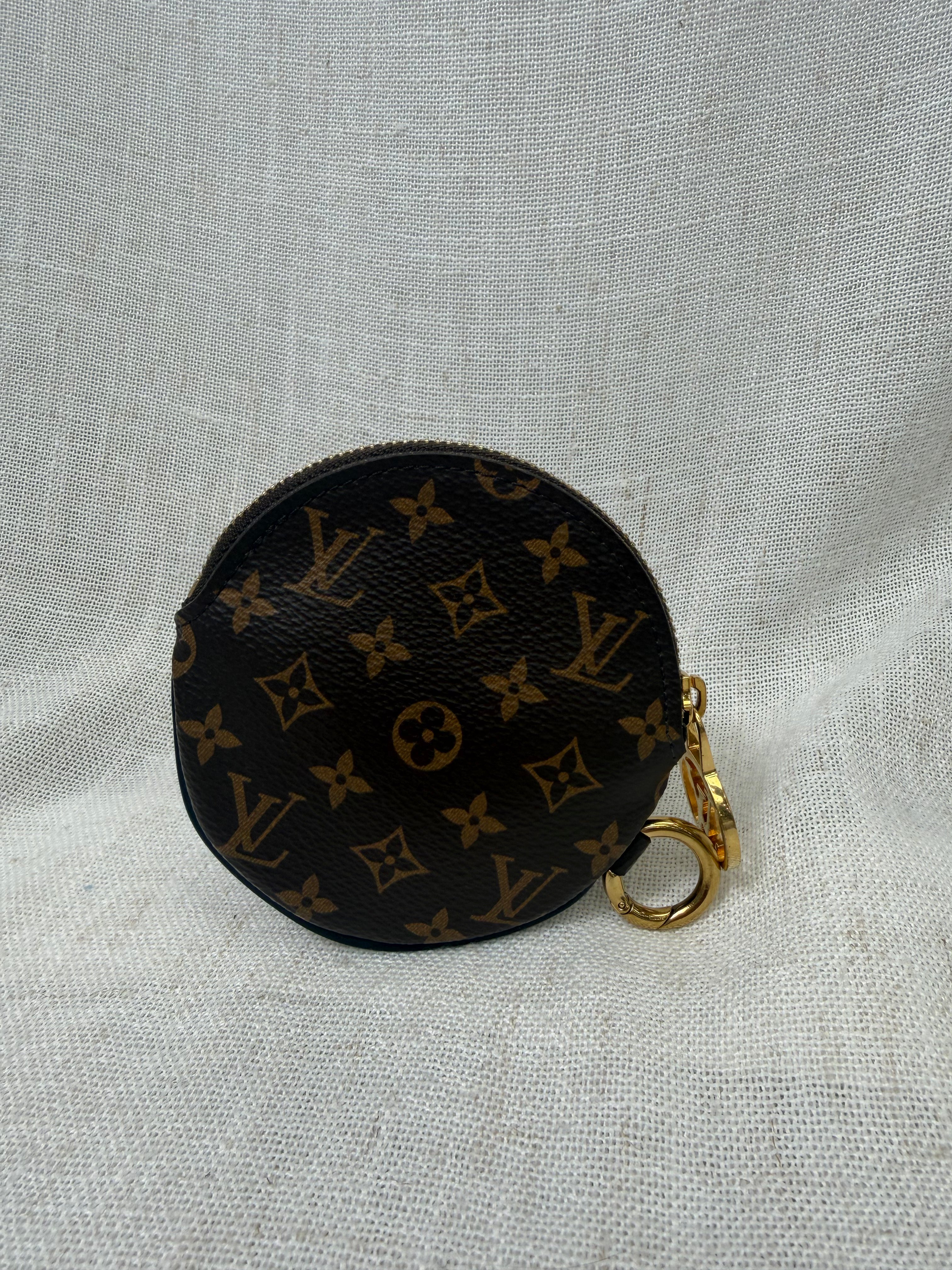 Louis Vuitton Monogram Round Coin Zippy Pouch
