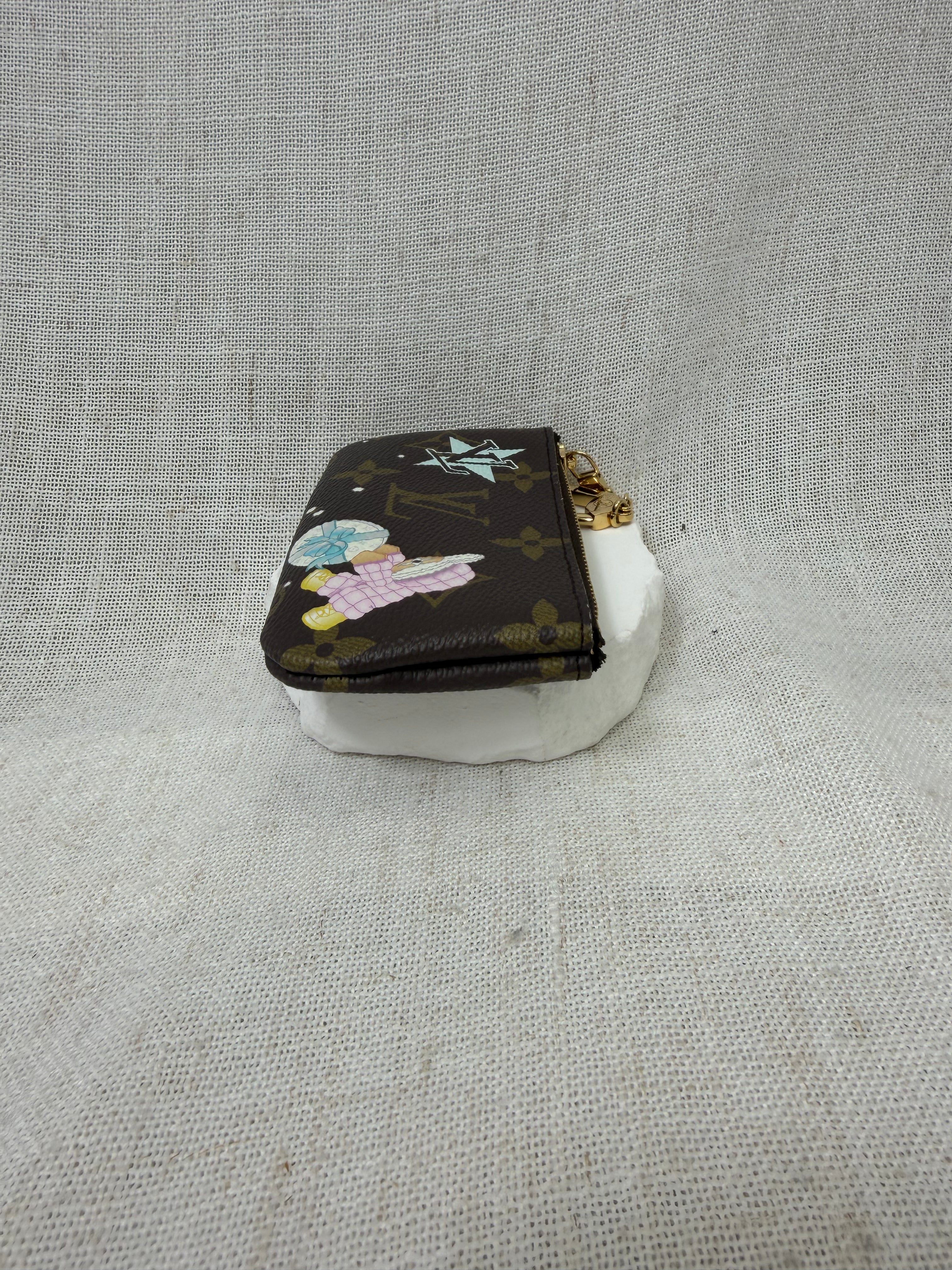 LIKE NEW - Louis Vuitton Limited Edition Monogram Animation Key Cles