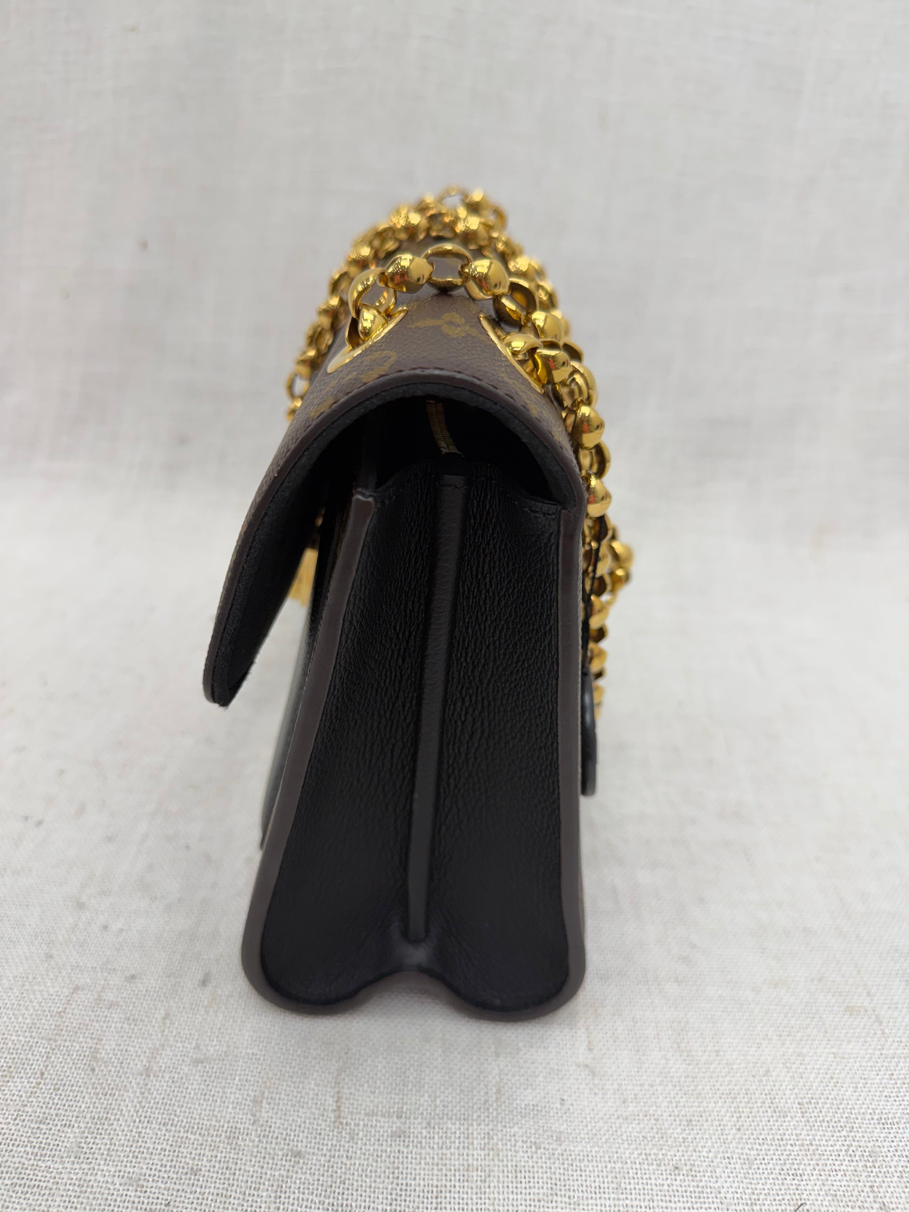 LIKE NEW- Louis Vuitton Monogram Victoire Shoulder Bag