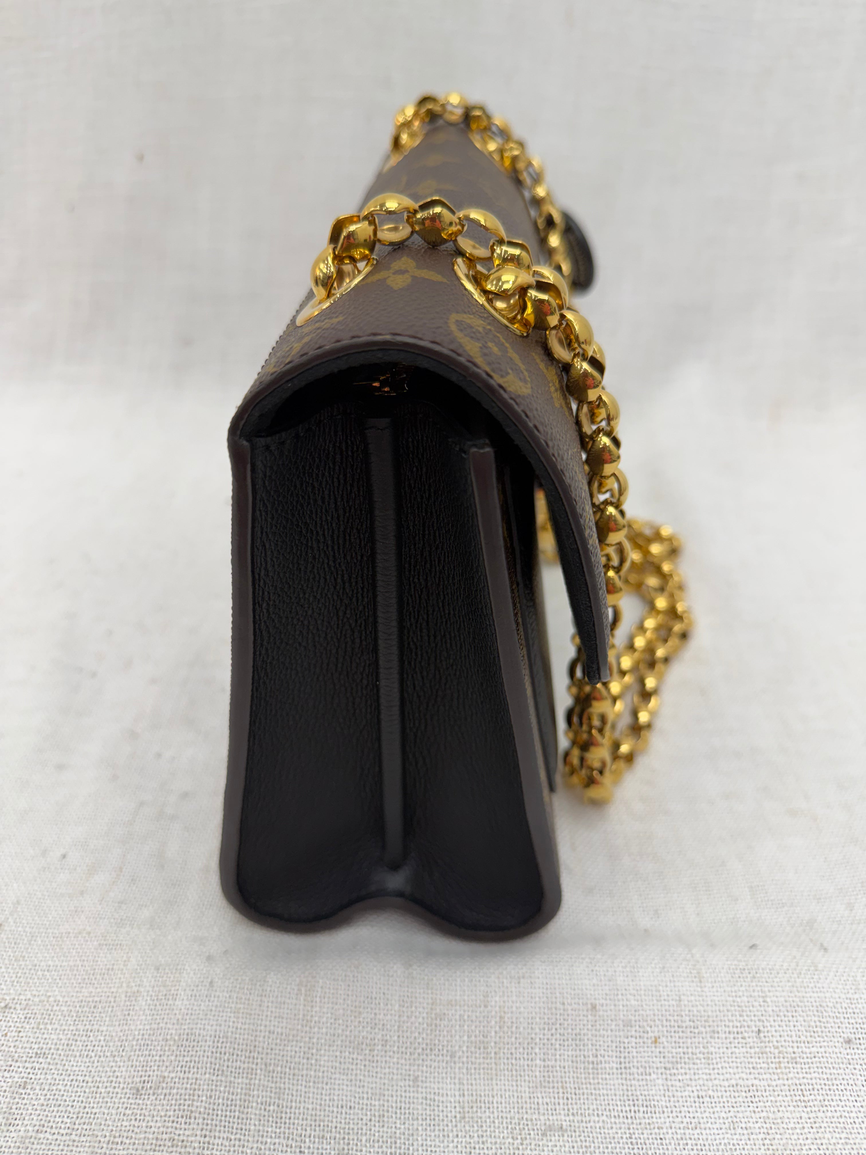 LIKE NEW- Louis Vuitton Monogram Victoire Shoulder Bag