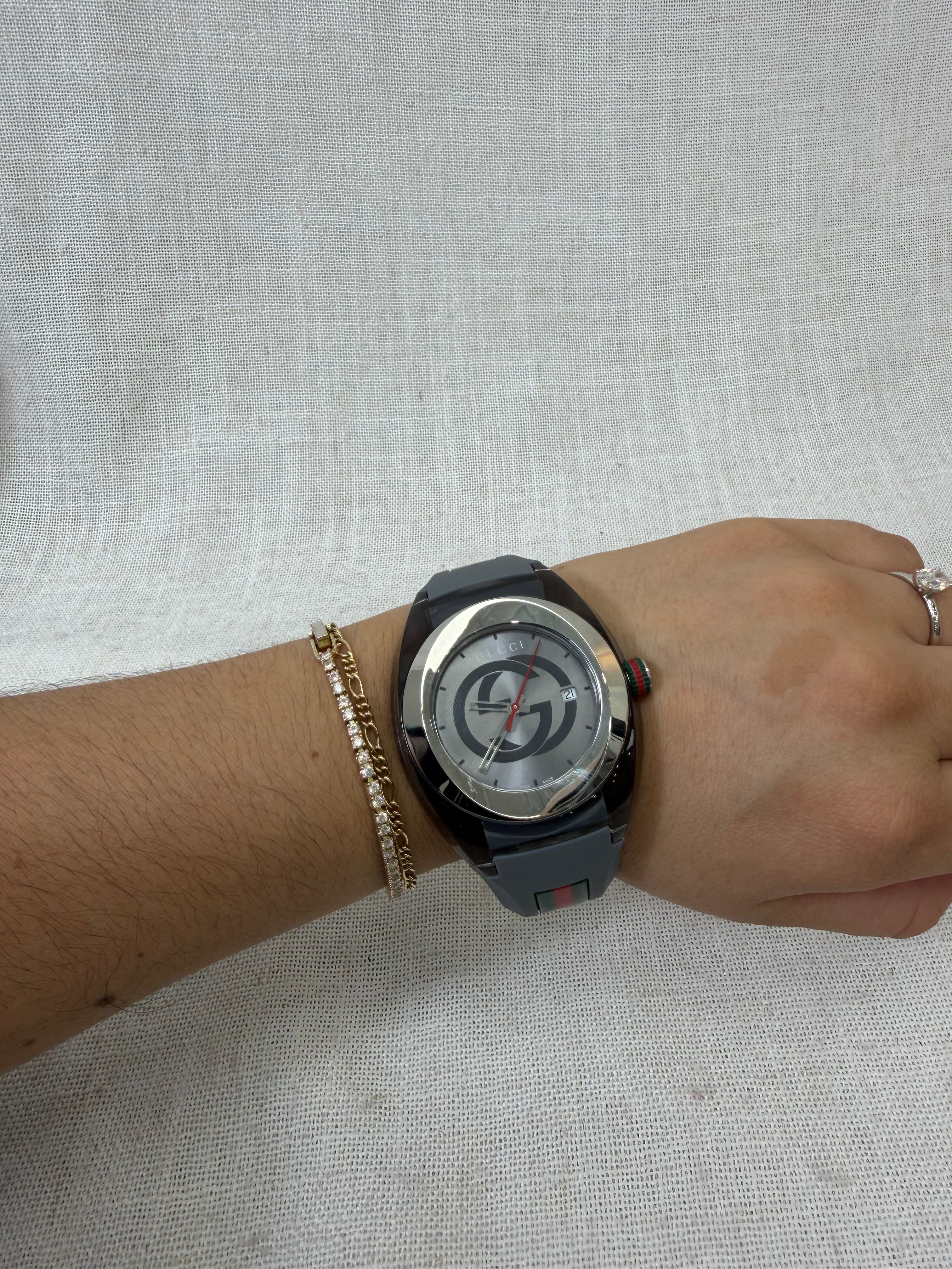 Gucci Grey Rubber Strap Stainless Steel Sync watch