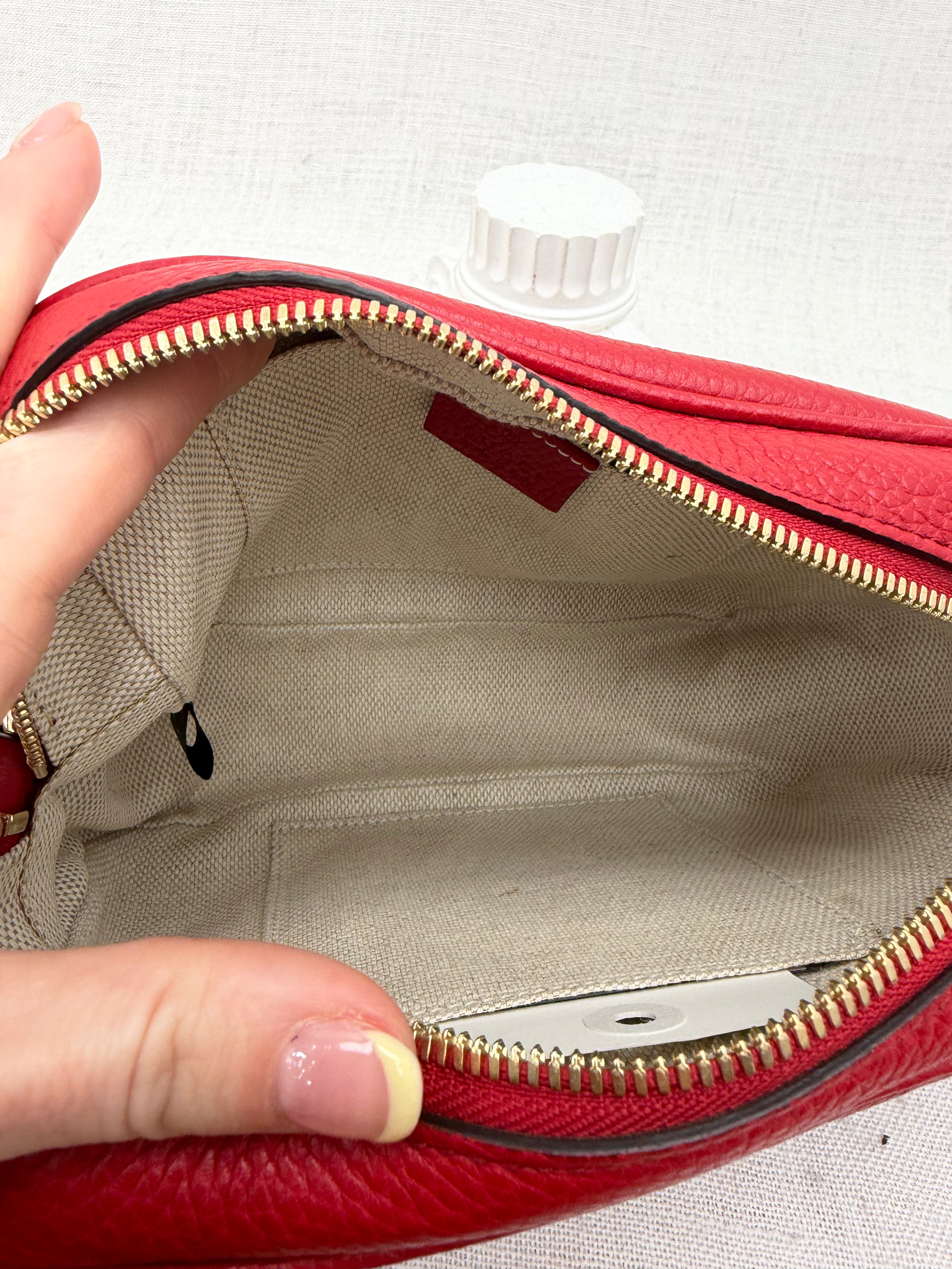 Gucci Red Pebbled Calfskin Small Soho Disco Camera Bag