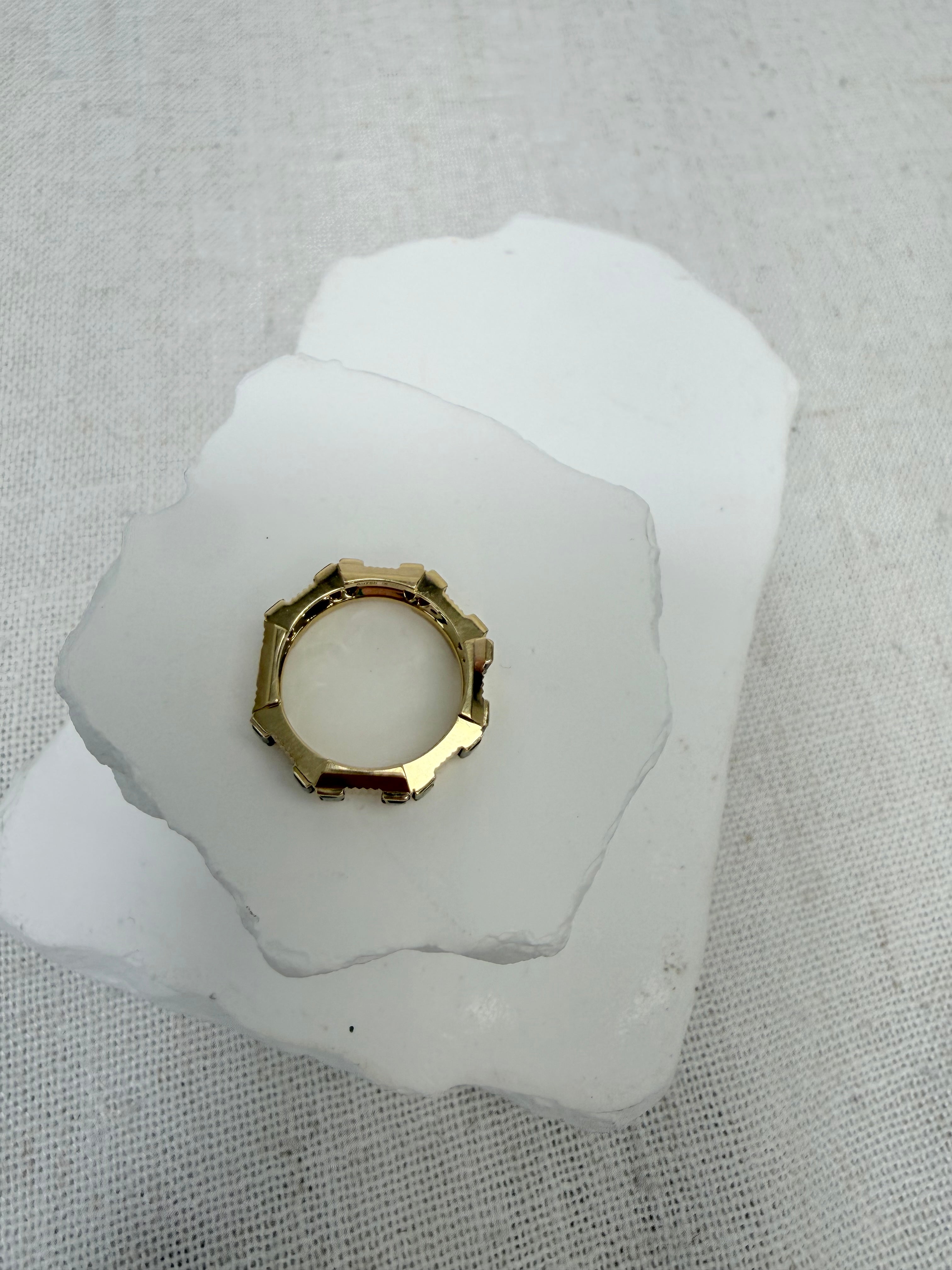 Gucci 18k Gold & Green Tourmaline 6mm Link Ring Size 4.25