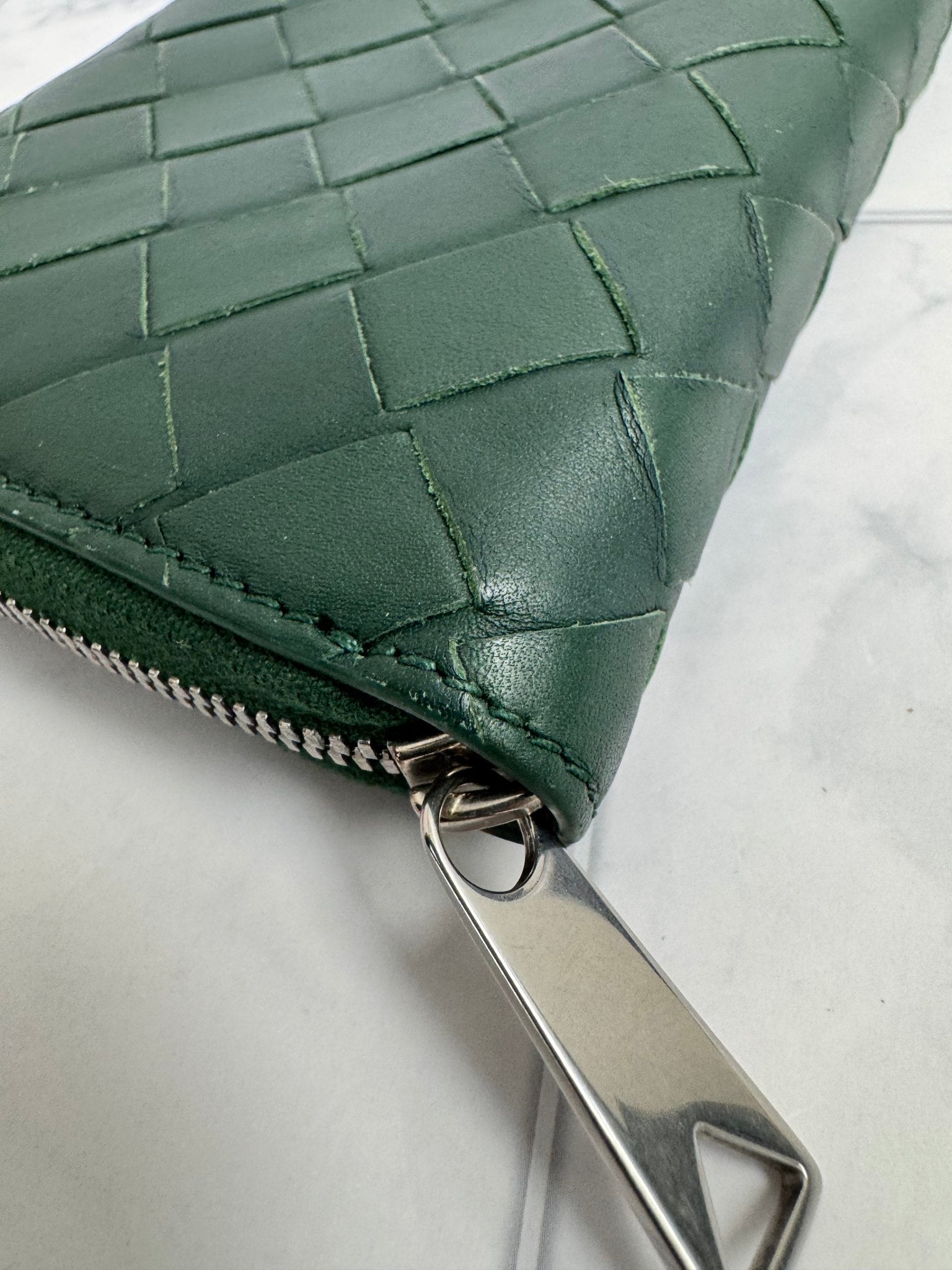 Bottega Veneta Green Intrecciato Leather Zippy Wallet