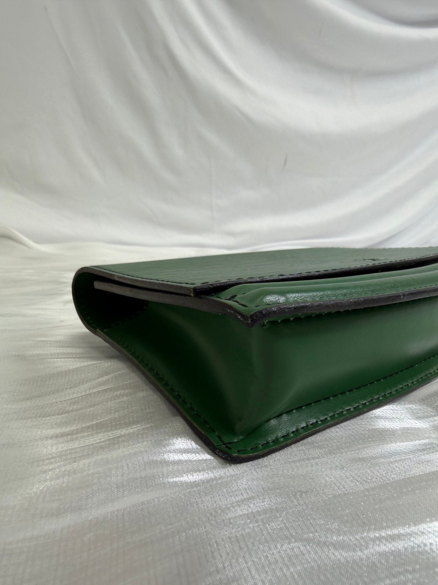 Louis Vuitton Green Epi Leather Tilsitt Belt Bag