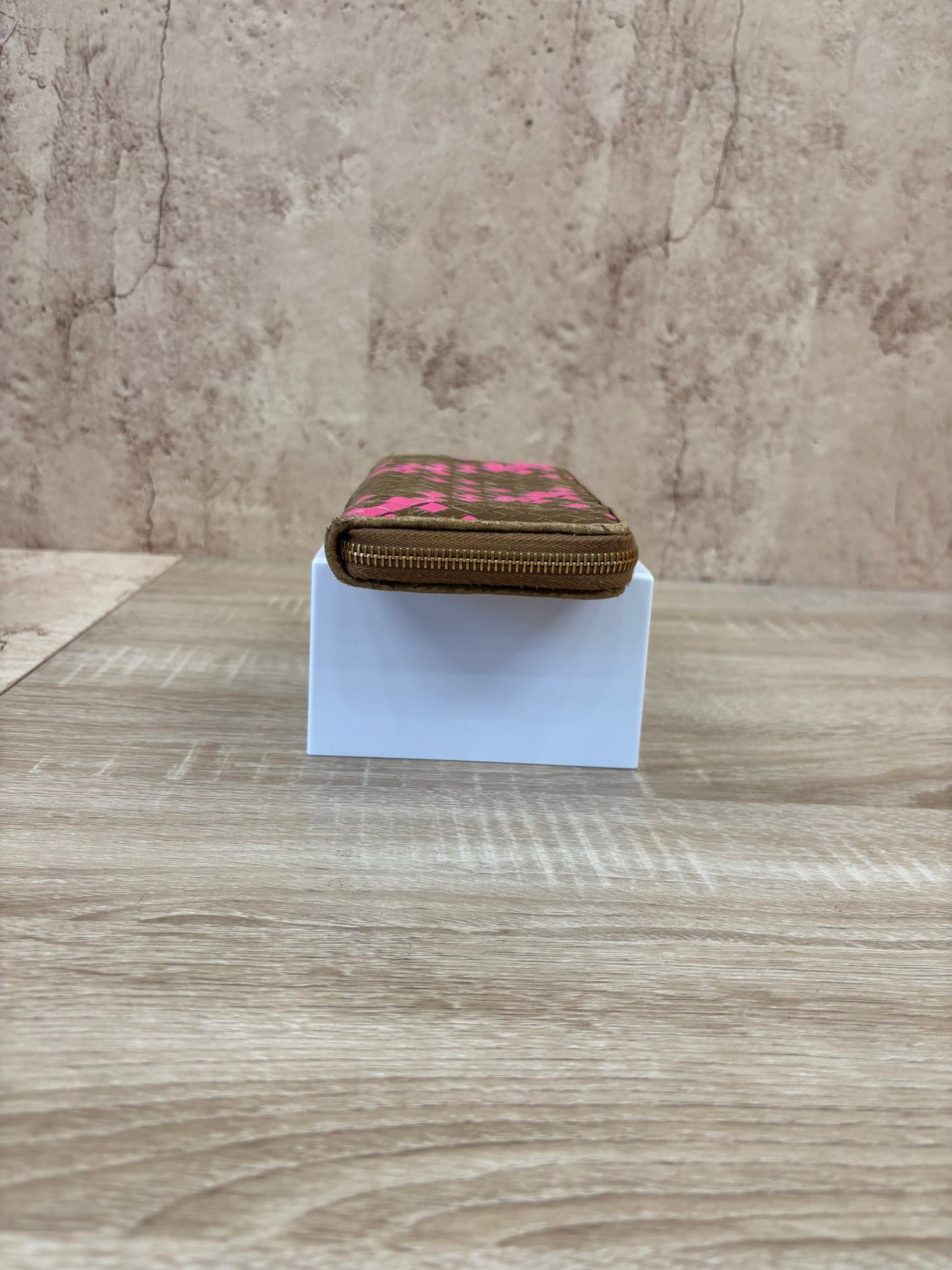 https://res.cloudinary.com/dyql5hig8/image/upload/v1758036443/ahtnx1zt5qvij4u40si4.jpg