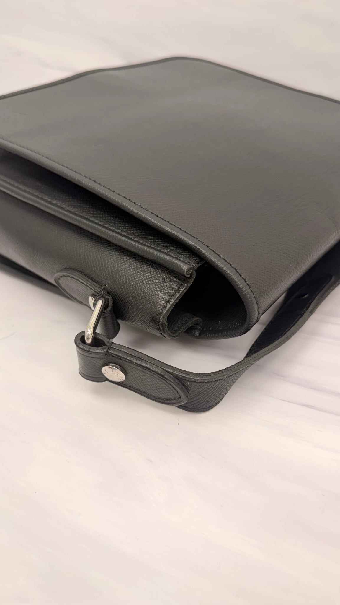 Louis Vuitton Black Taiga Leather Crossbody Bag